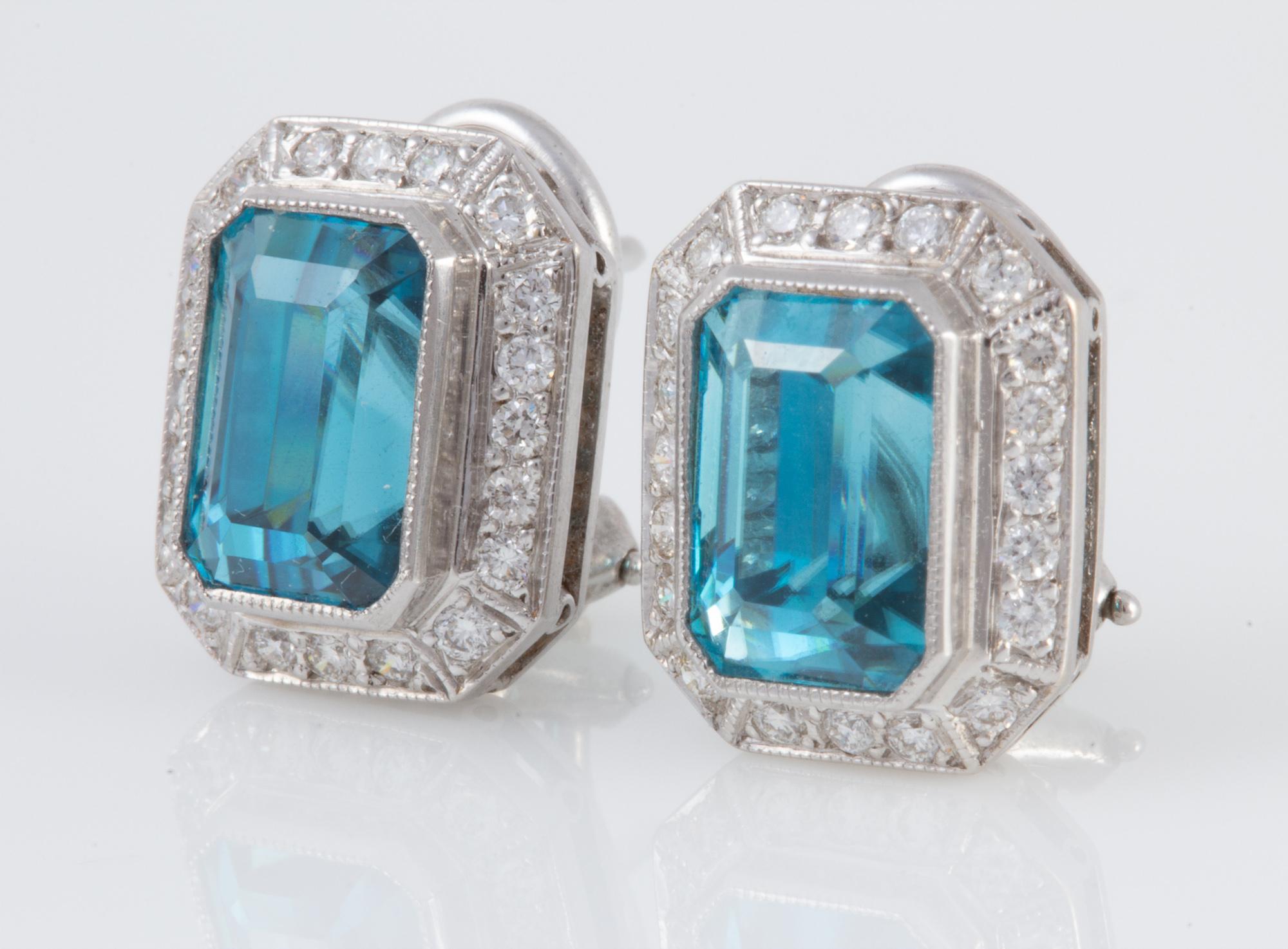 Cambodian Blue Zircon and Diamond Earrings Set in 18 Karat Gold and Platinum For Sale 4