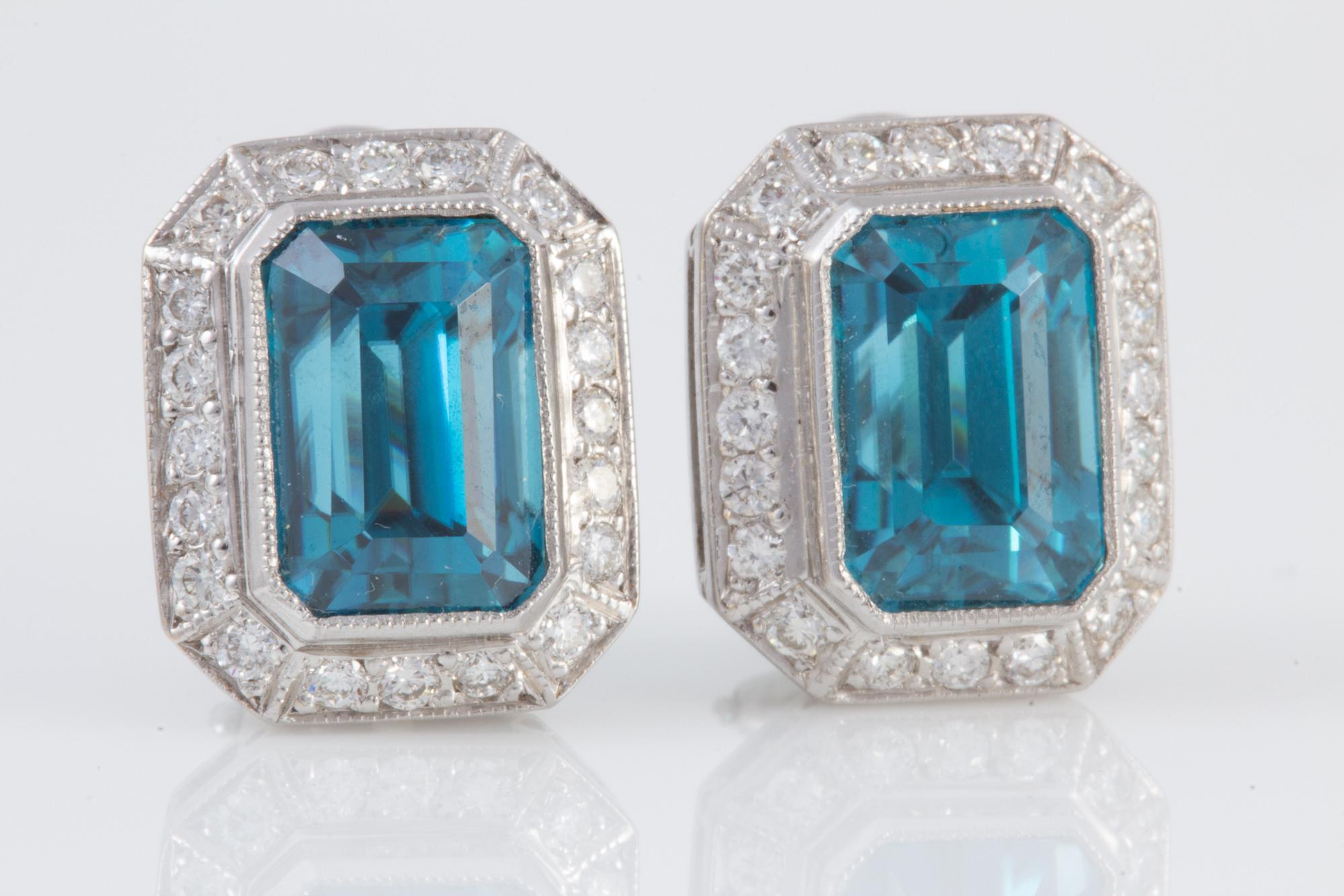 Cambodian Blue Zircon and Diamond Earrings Set in 18 Karat Gold and Platinum For Sale 10