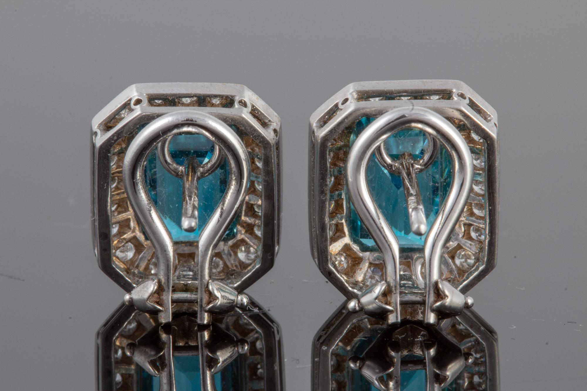 Women's Cambodian Blue Zircon and Diamond Earrings Set in 18 Karat Gold and Platinum For Sale