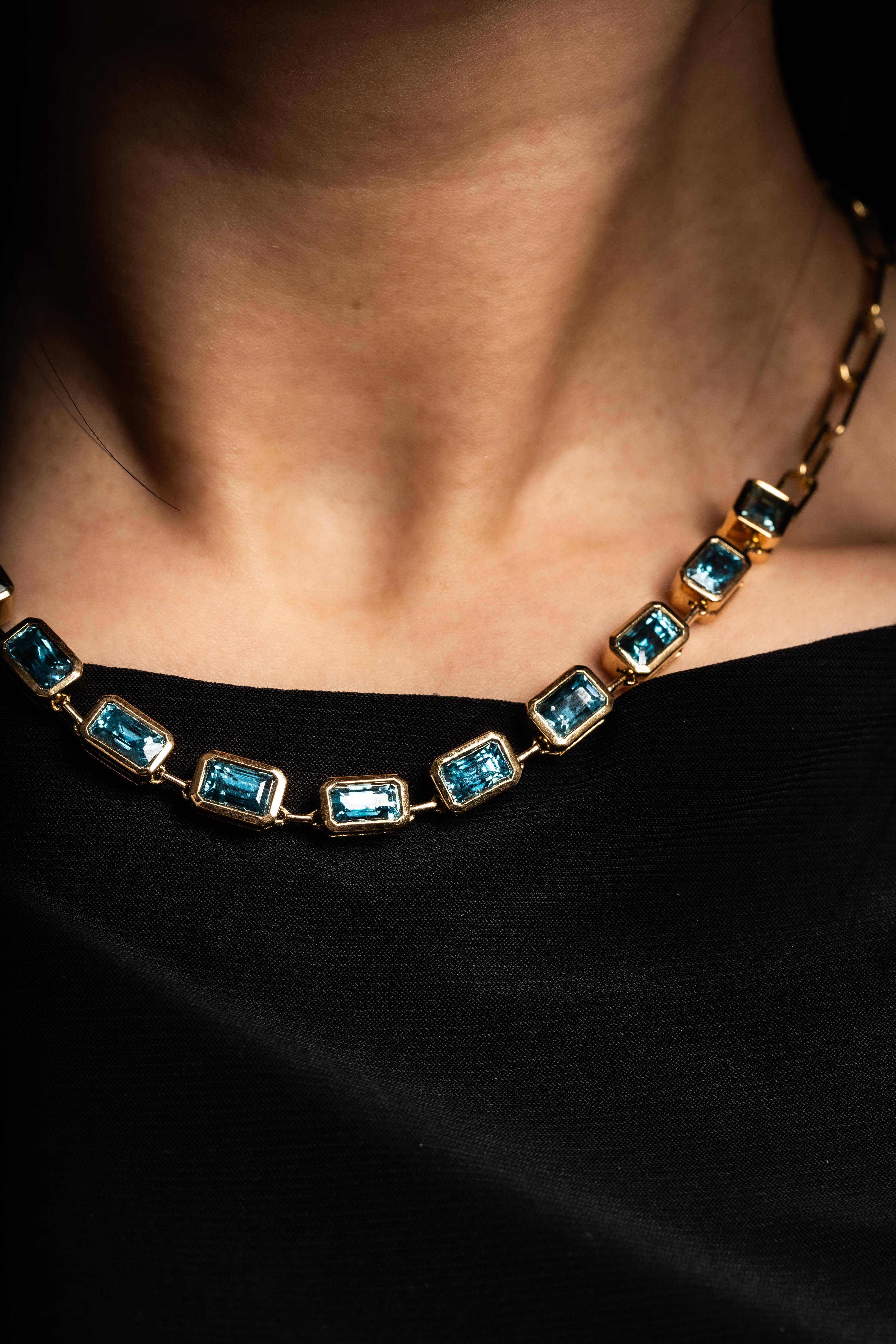 Moderne Collier de zircon bleu brillant du Cambodge en vente