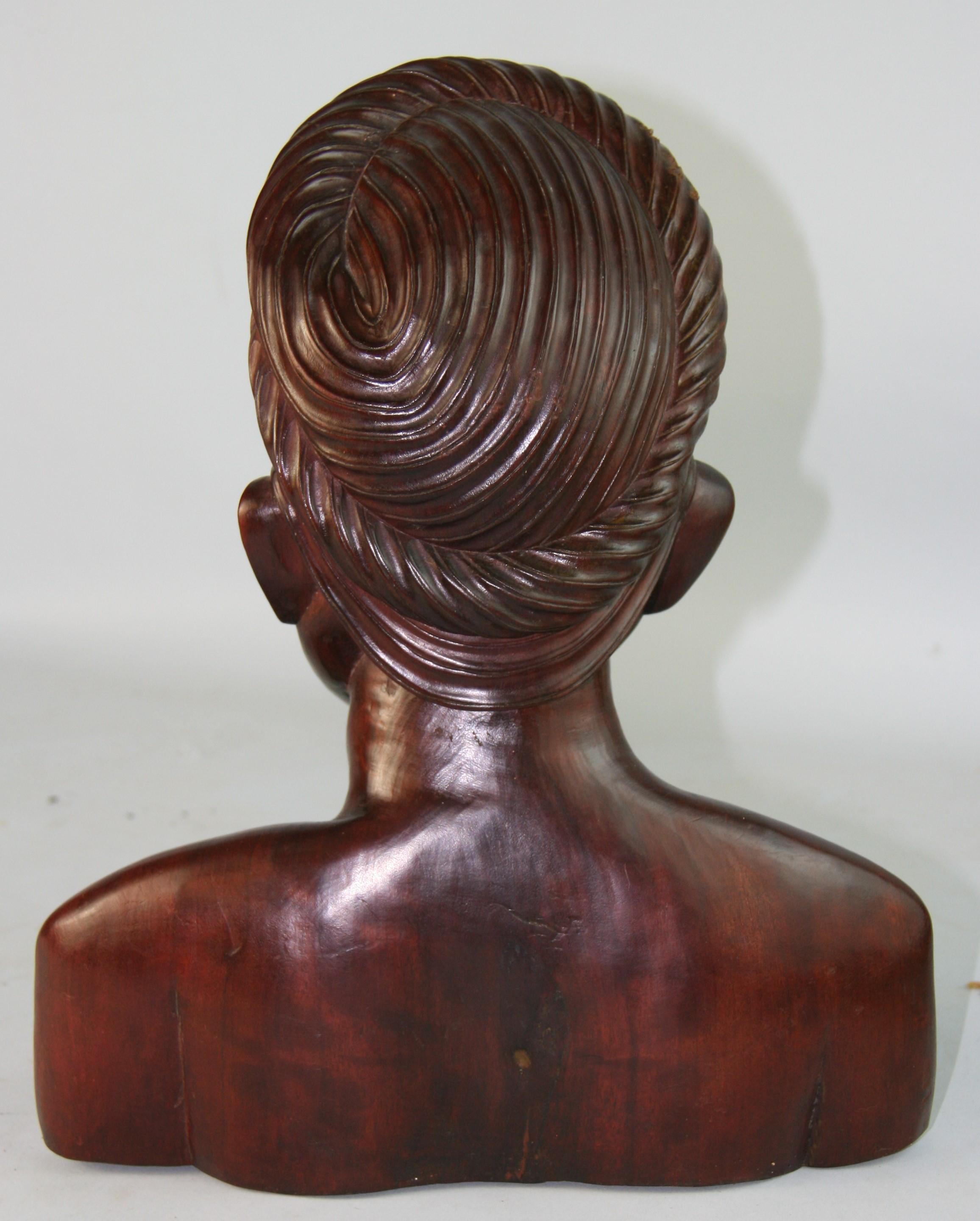 Scultura di principessa cambogiana intagliata a mano in vendita 7