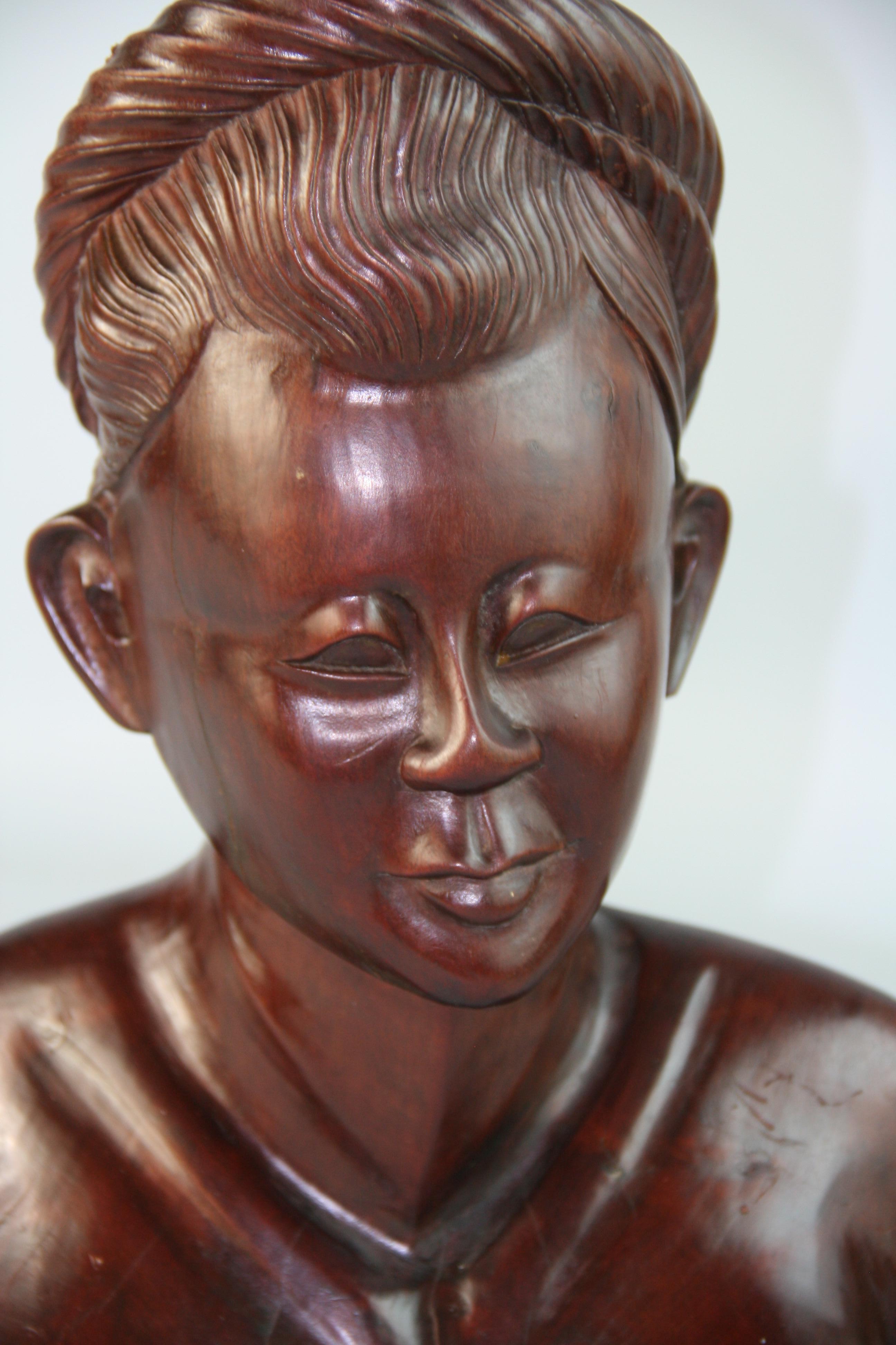 Metà XX secolo Scultura di principessa cambogiana intagliata a mano in vendita