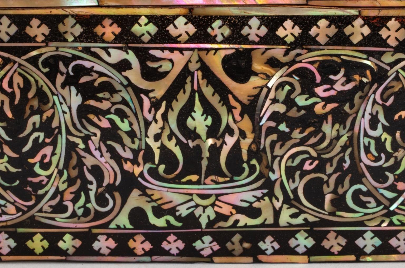 Cambodian Mother of Pearl Lacquered Trinket Box In Good Condition In Astoria, NY