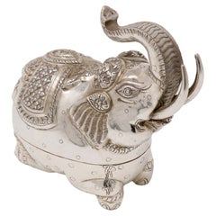 Kambodschanische Elefantenbox aus Silber