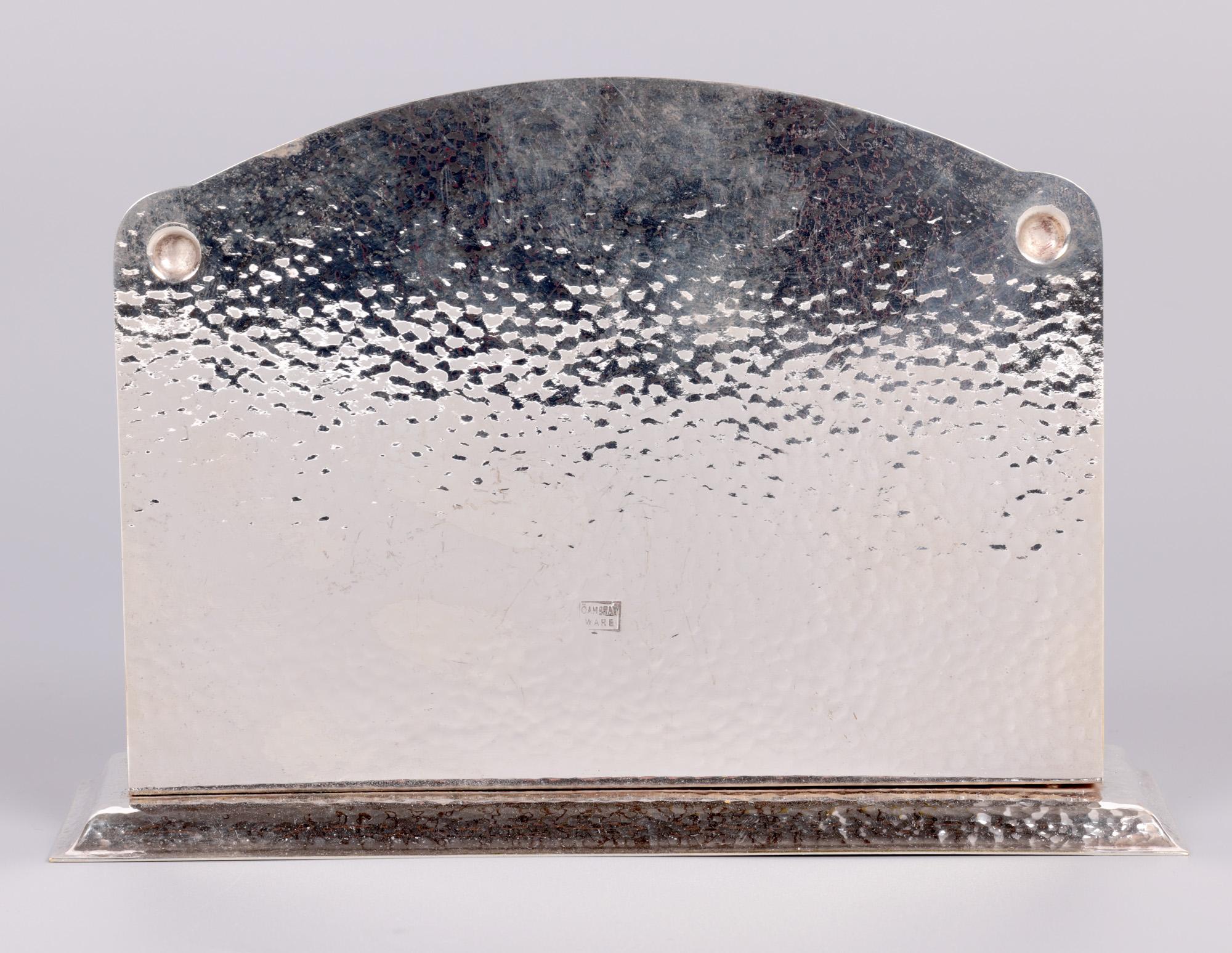Soporte para cartas chapado en plata Cambray Ware Arts & Crafts para Liberty & Co. en venta 4