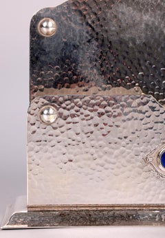 Soporte para cartas chapado en plata Cambray Ware Arts & Crafts para Liberty & Co.