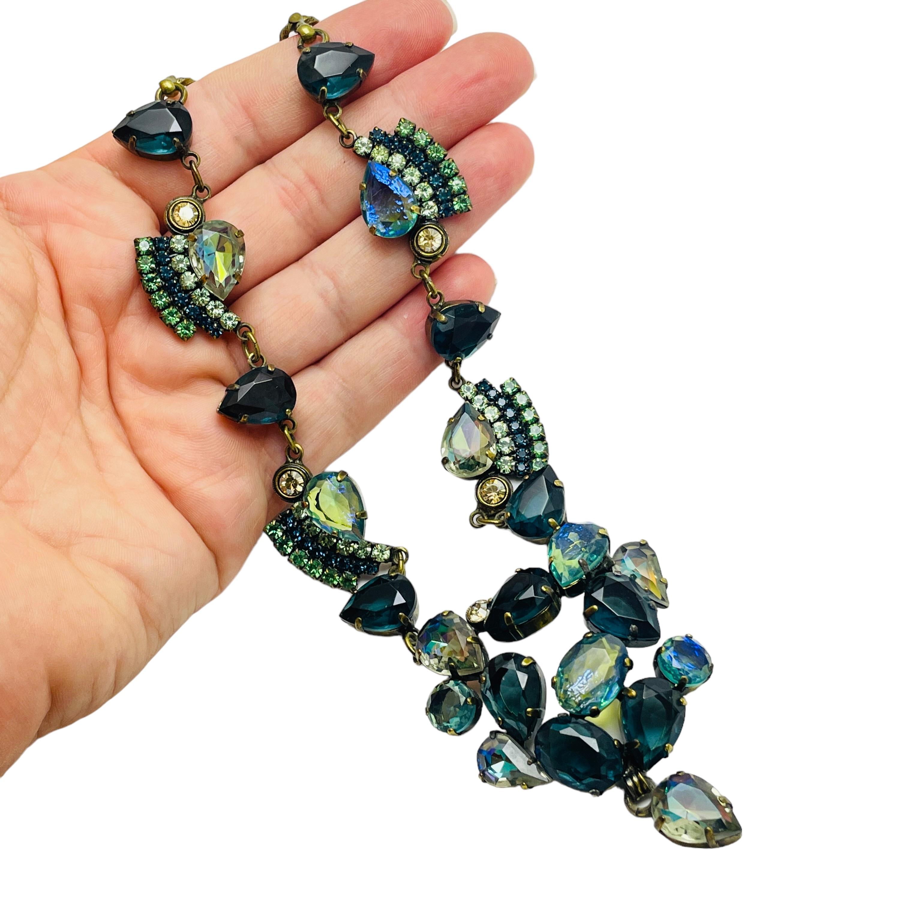 Collana firmata CAMEE in vetro blu dorato in vendita 4