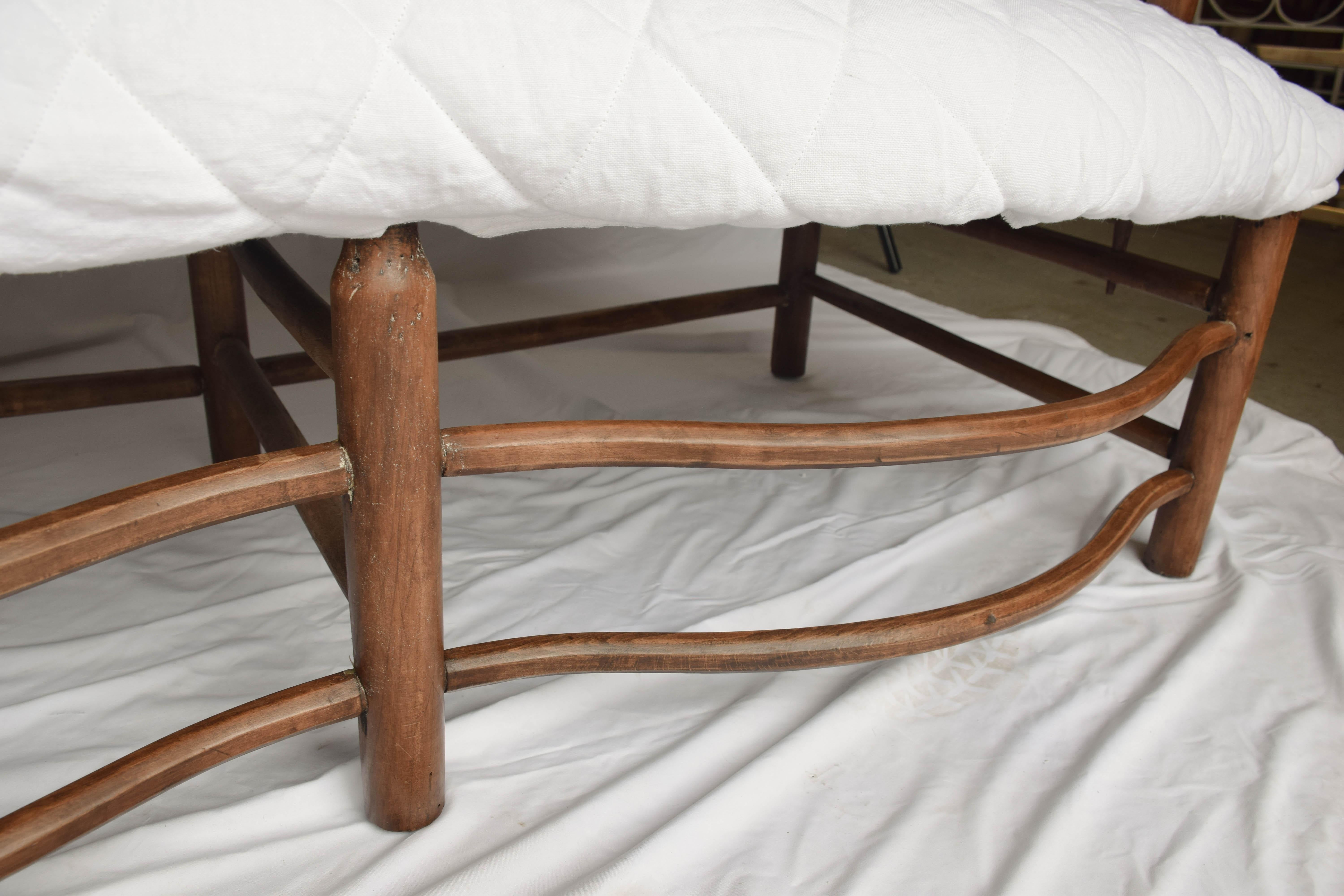Camel Back French Settee In Good Condition In Houston, TX