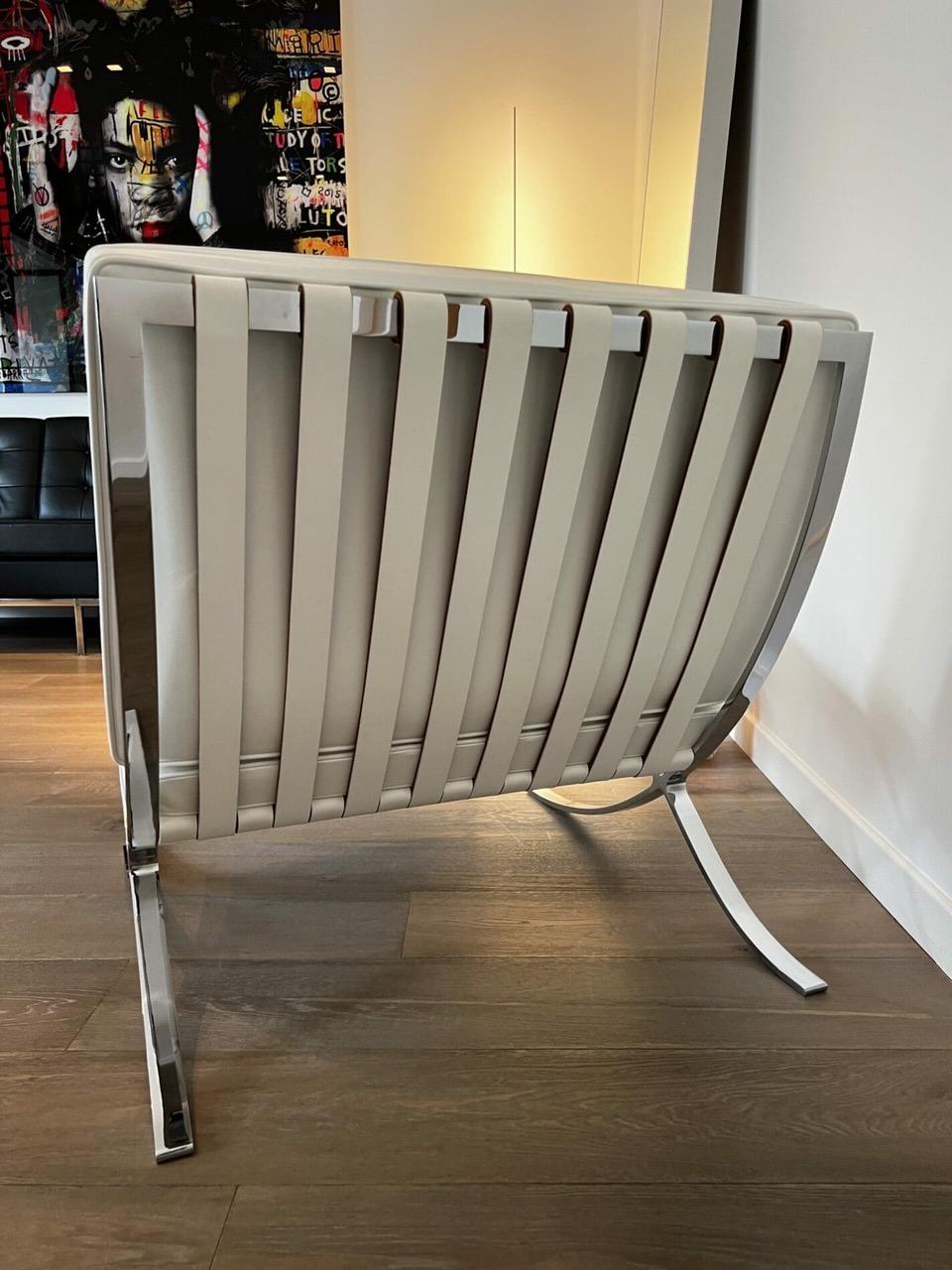 Cuir Fauteuil et ottoman Camel Barcelona, Mies Van Der Rohe, 2012 en vente