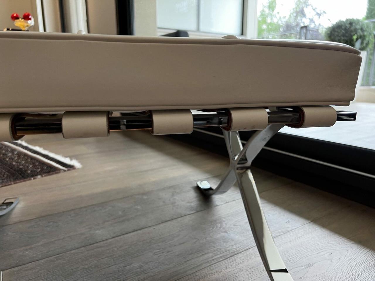 Fauteuil et ottoman Camel Barcelona, Mies Van Der Rohe, 2012 en vente 1