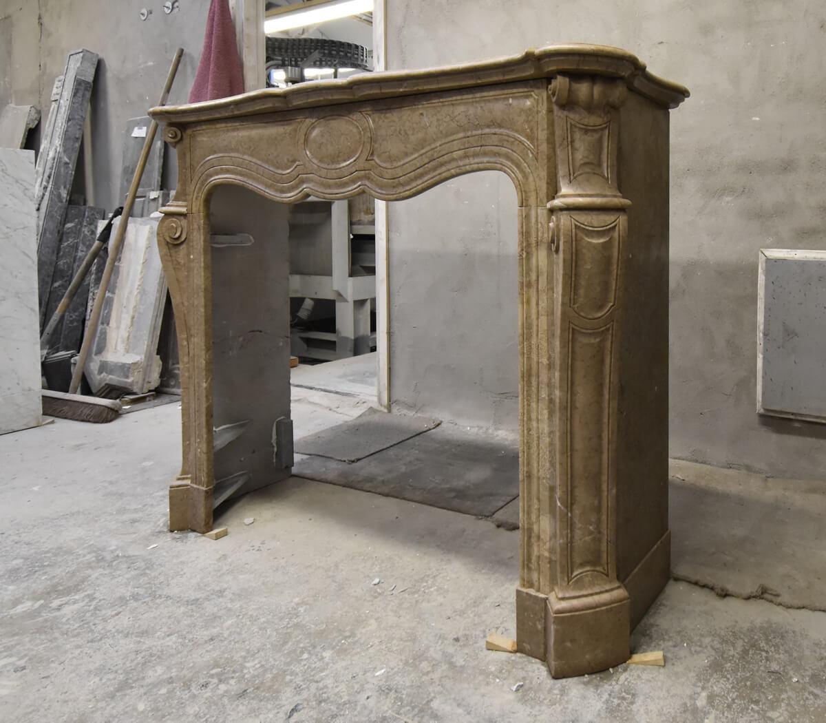 Late 19th Century Camel/brown marble Pompadour fireplace mantel 19th Century For Sale