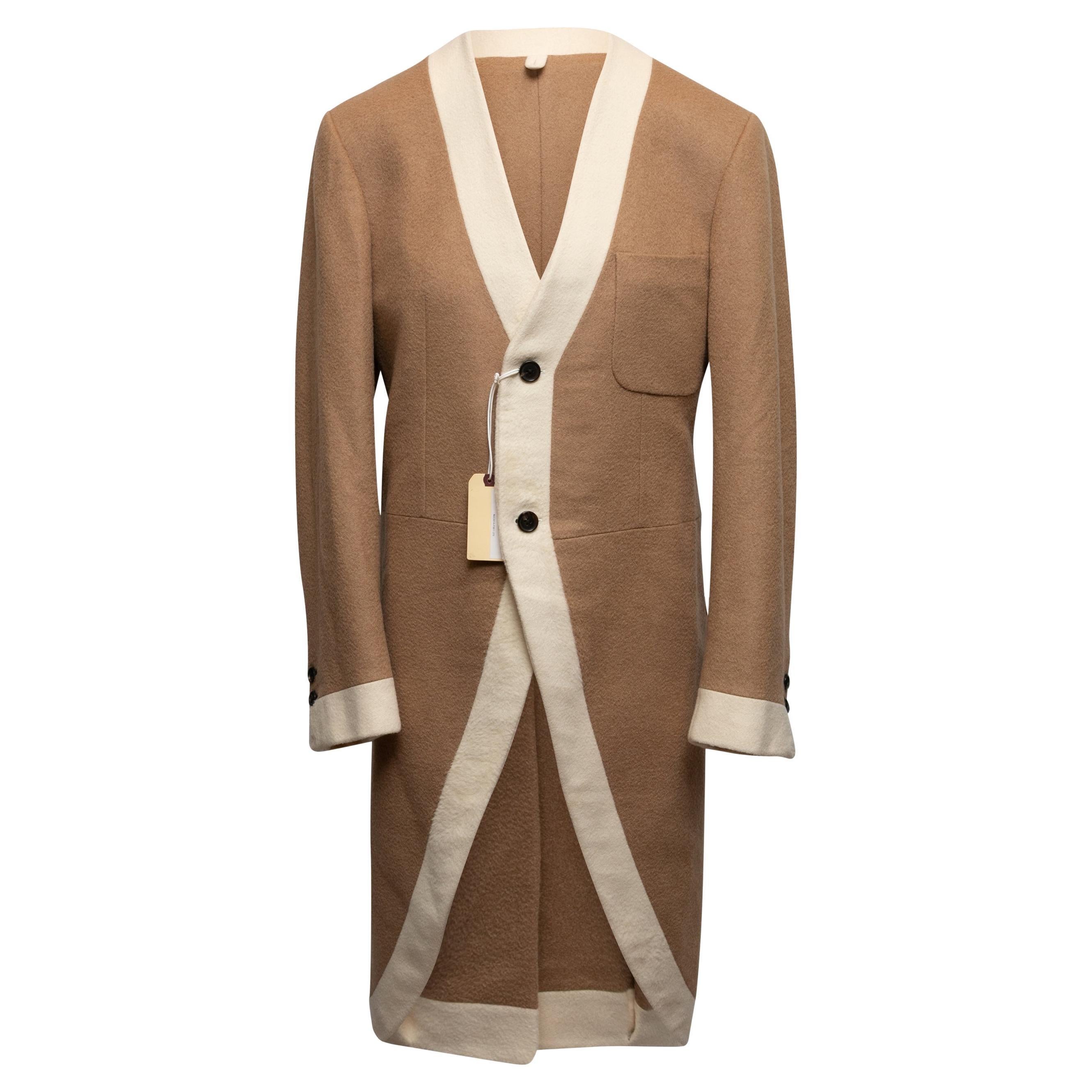 Manteau en cachemire à taille haute camel et crème Thom Browne Taille US S/M en vente