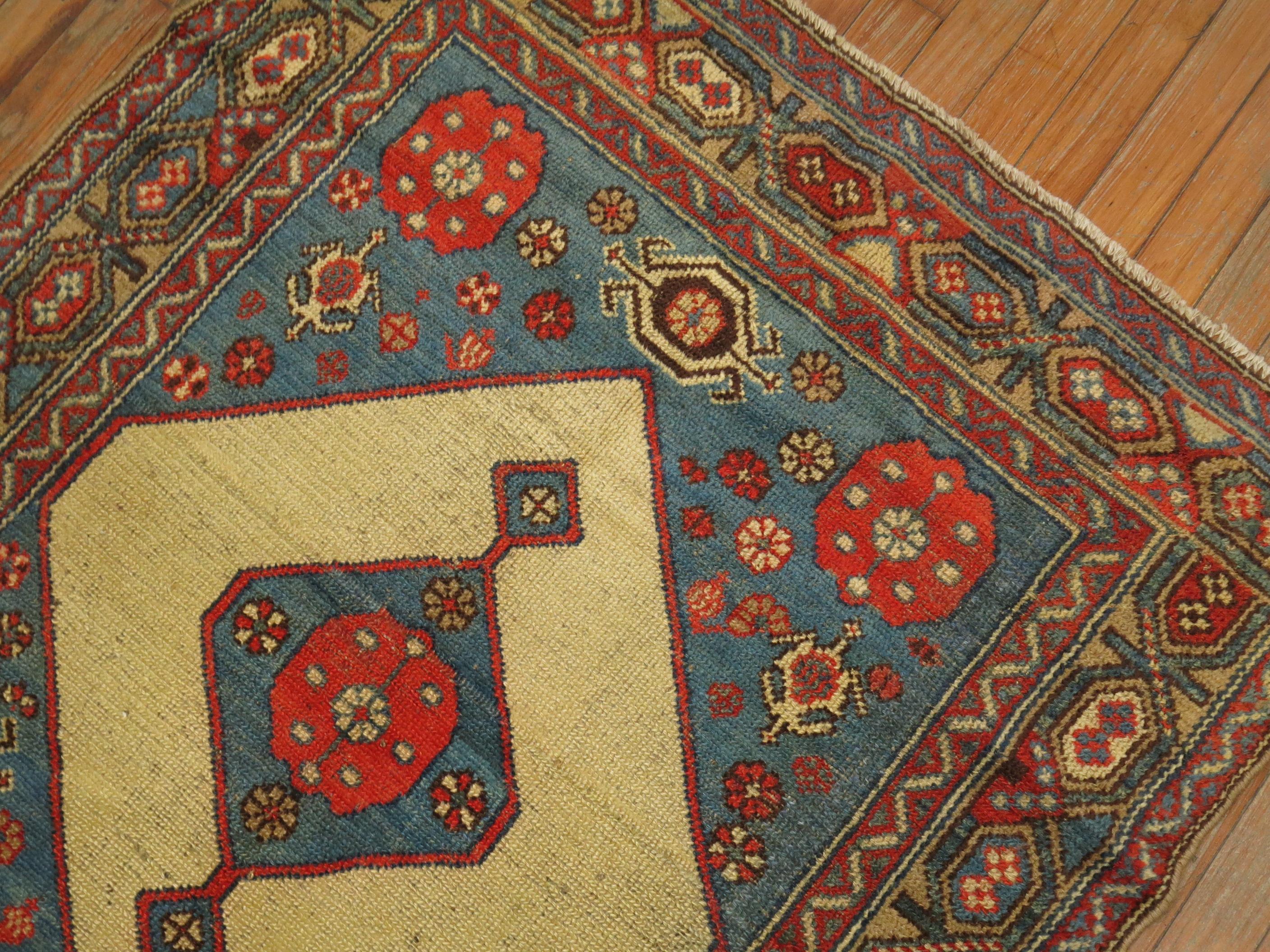 Camel FIeld Hamedan Serab Decorative Rug Square Size Mat In Good Condition For Sale In New York, NY