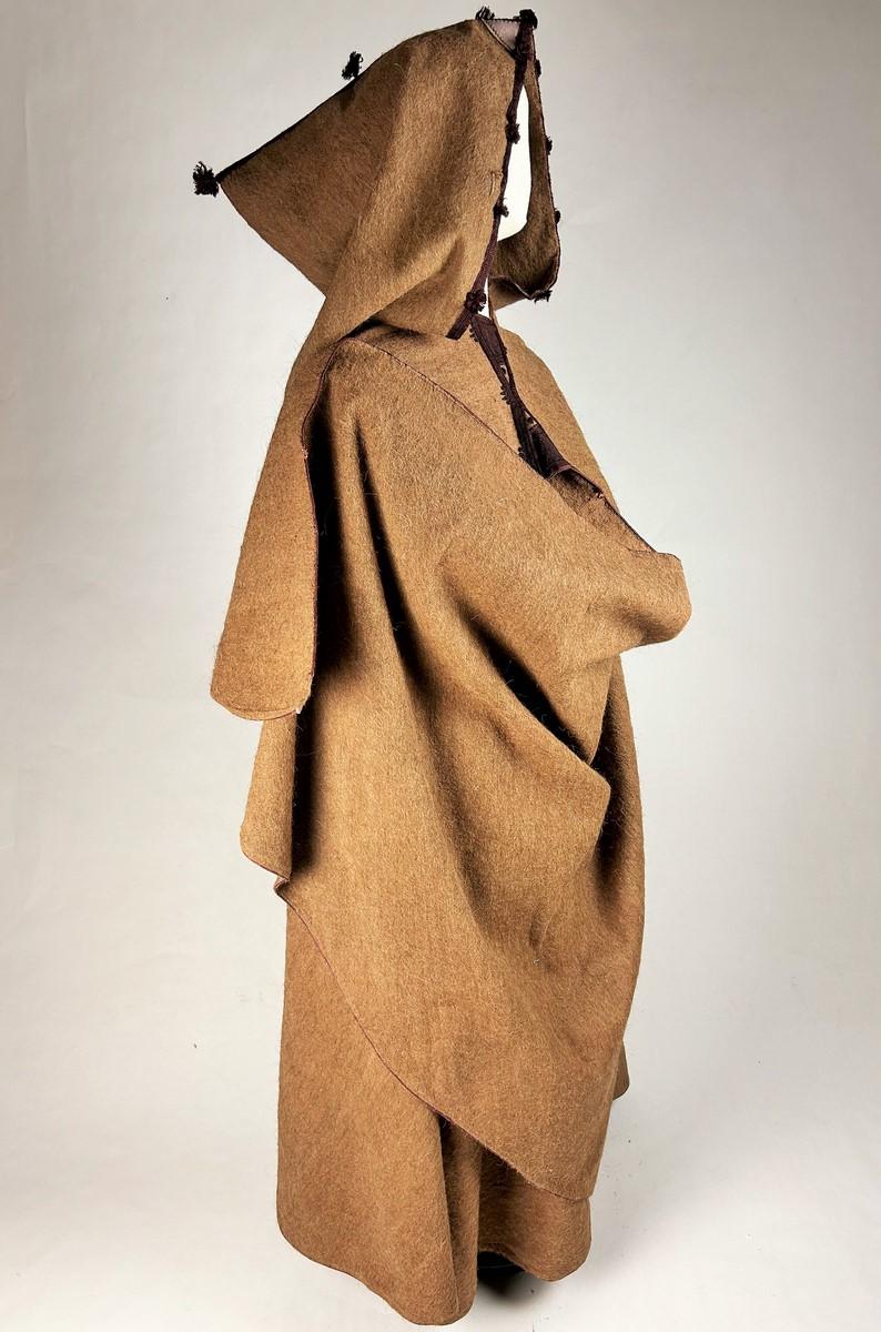 Camel-haired Berber Burnous - North Africa Circa 1900-1920 For Sale 6