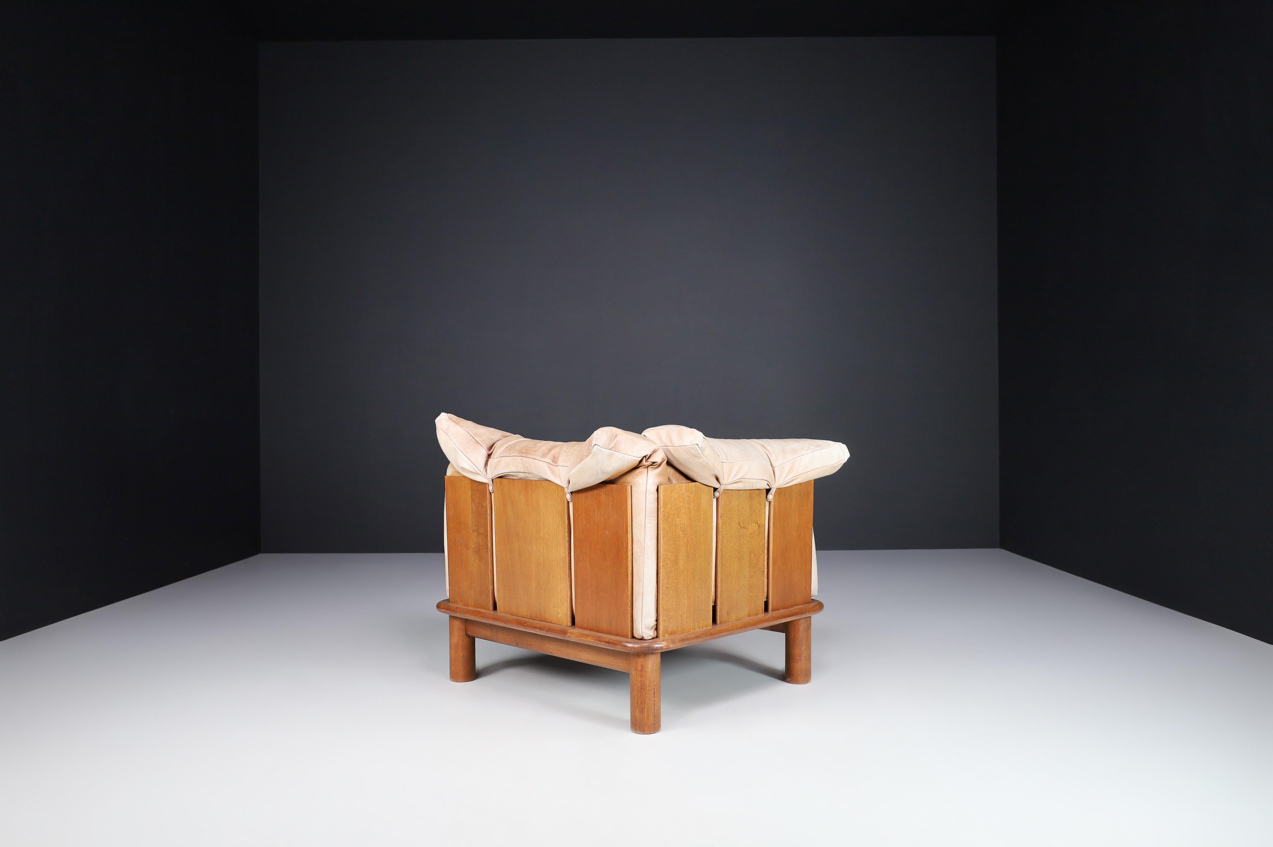 Camel Leather and Walnut Lounge Chairs from De Pas, D'Urbino Lomazzi for Padova 6