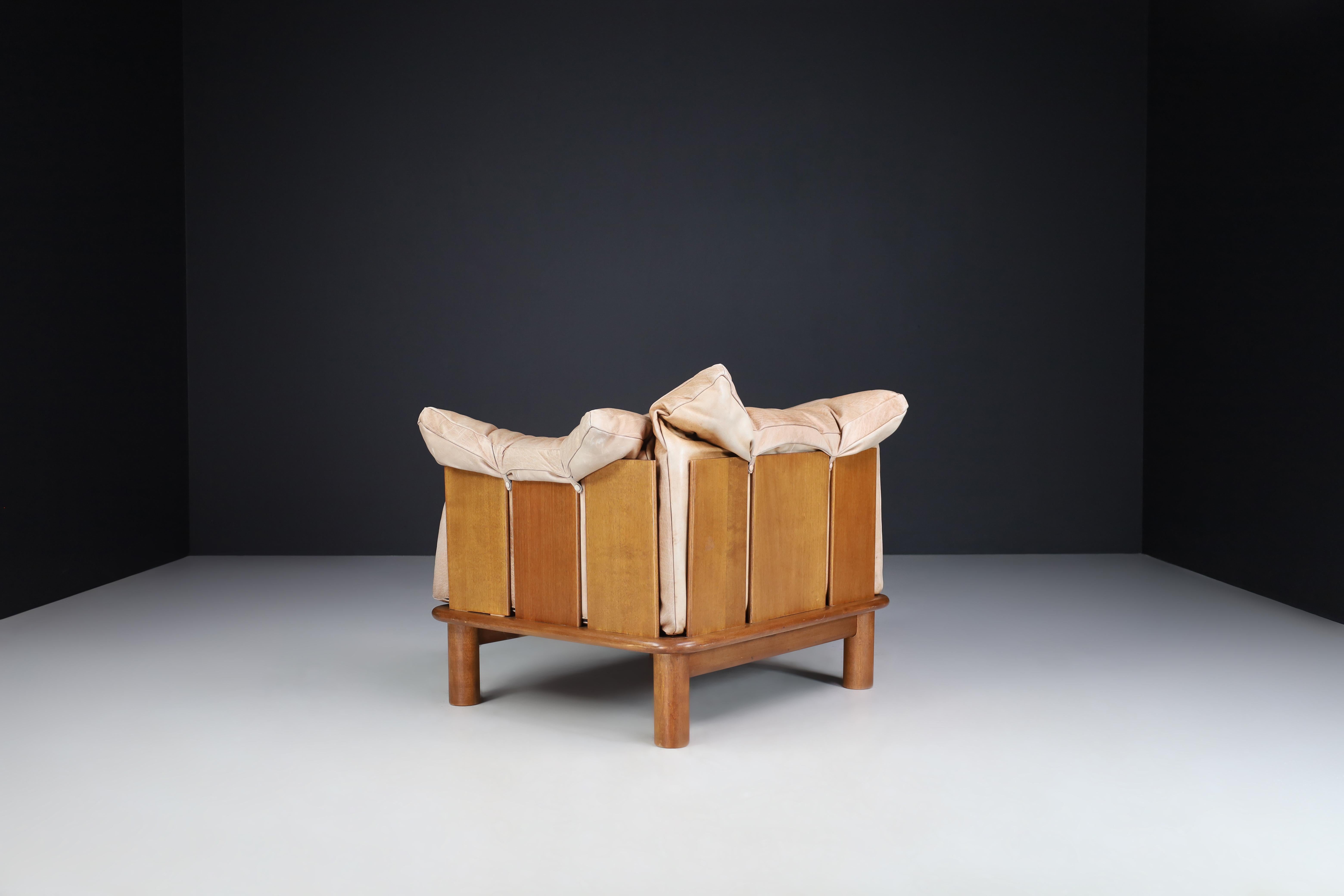 Camel Leather and Walnut Lounge Chairs from De Pas, D'Urbino Lomazzi for Padova 5