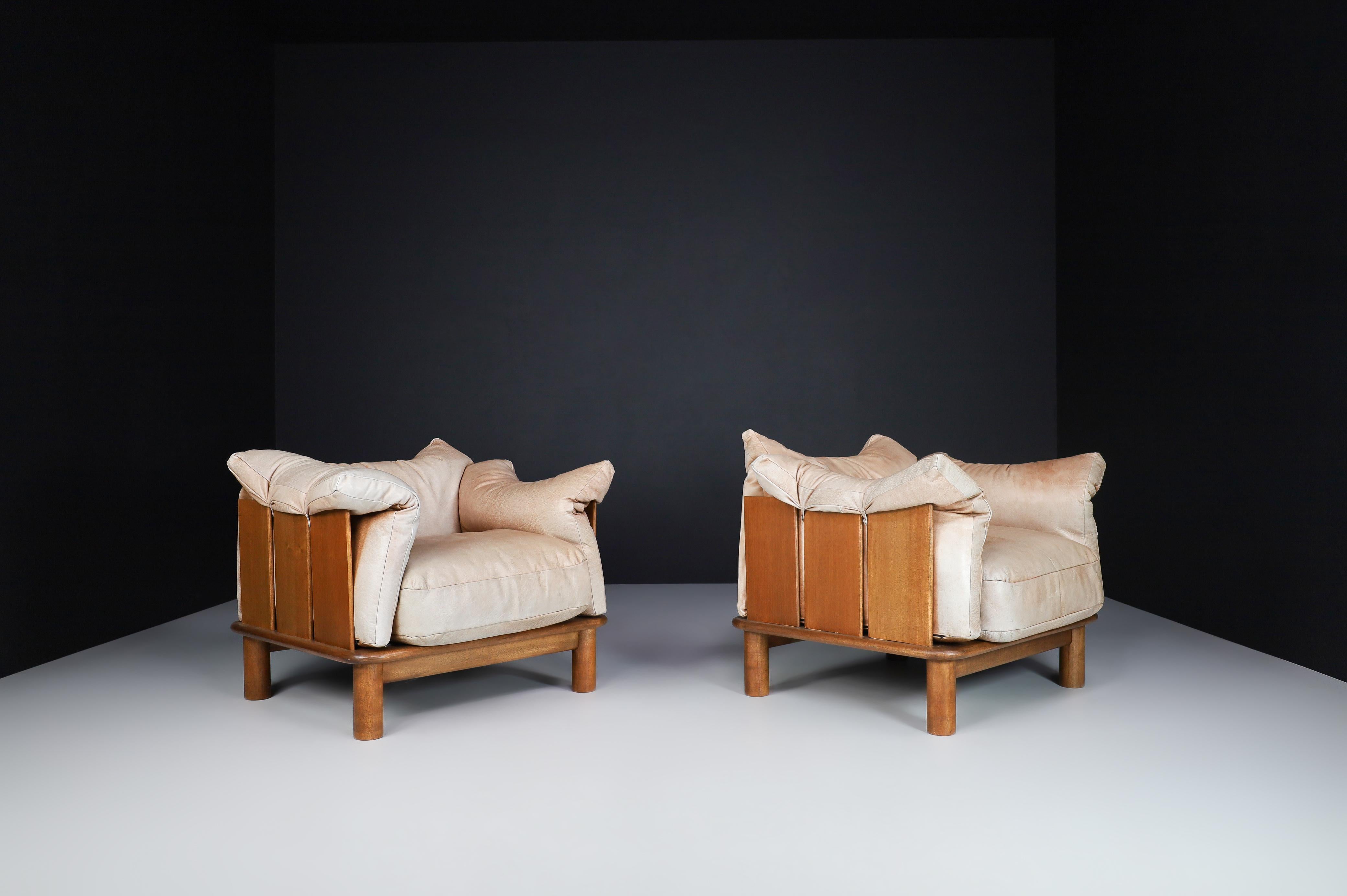 Camel Leather and Walnut Lounge Chairs from De Pas, D'Urbino Lomazzi for Padova 3