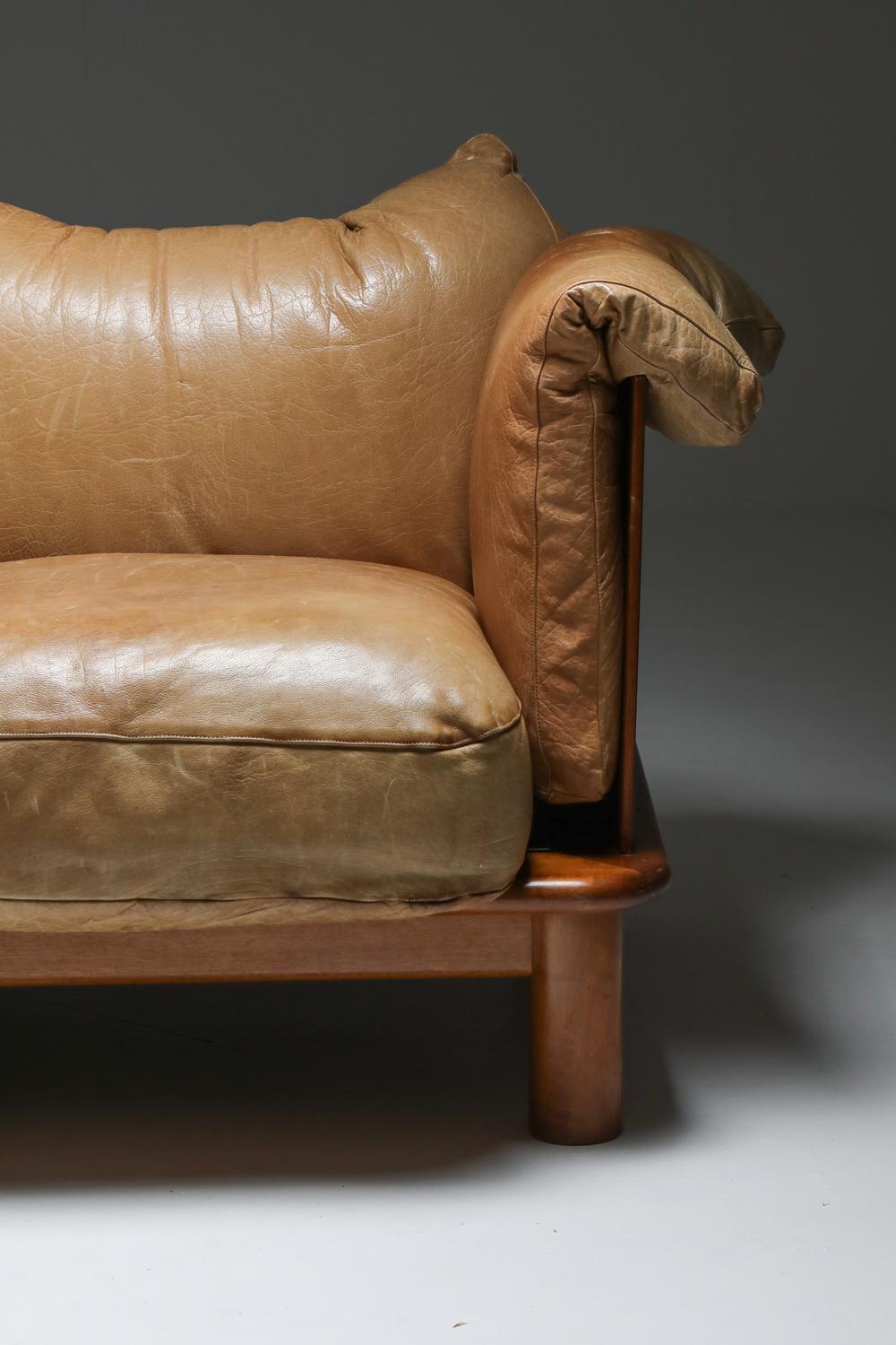 Camel Leather and Walnut Sofa from De Pas, D'Urbino Lomazzi for Padova, Italy 5