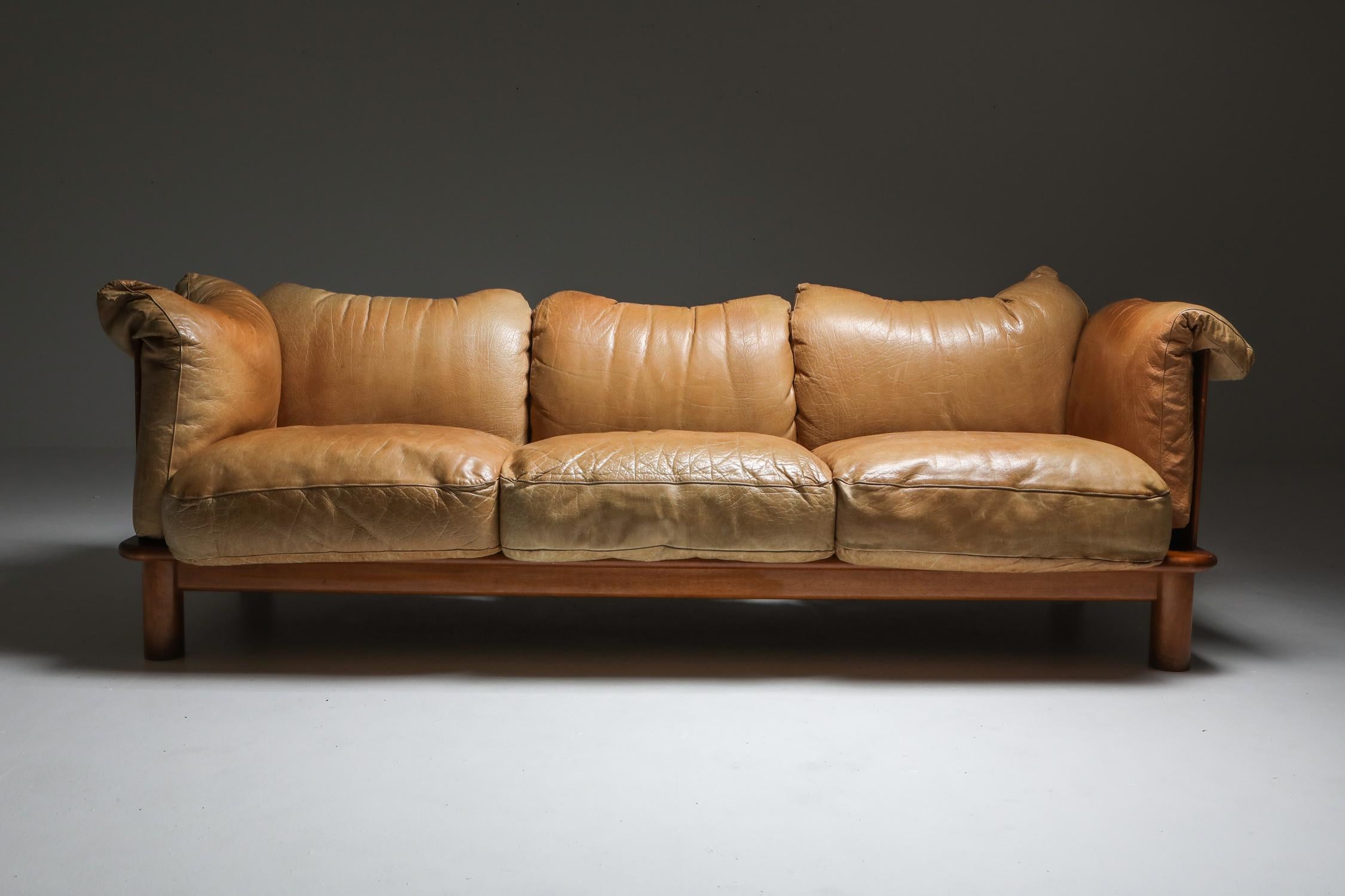 Camel Leather and Walnut Sofa from De Pas, D'Urbino Lomazzi for Padova, Italy 2
