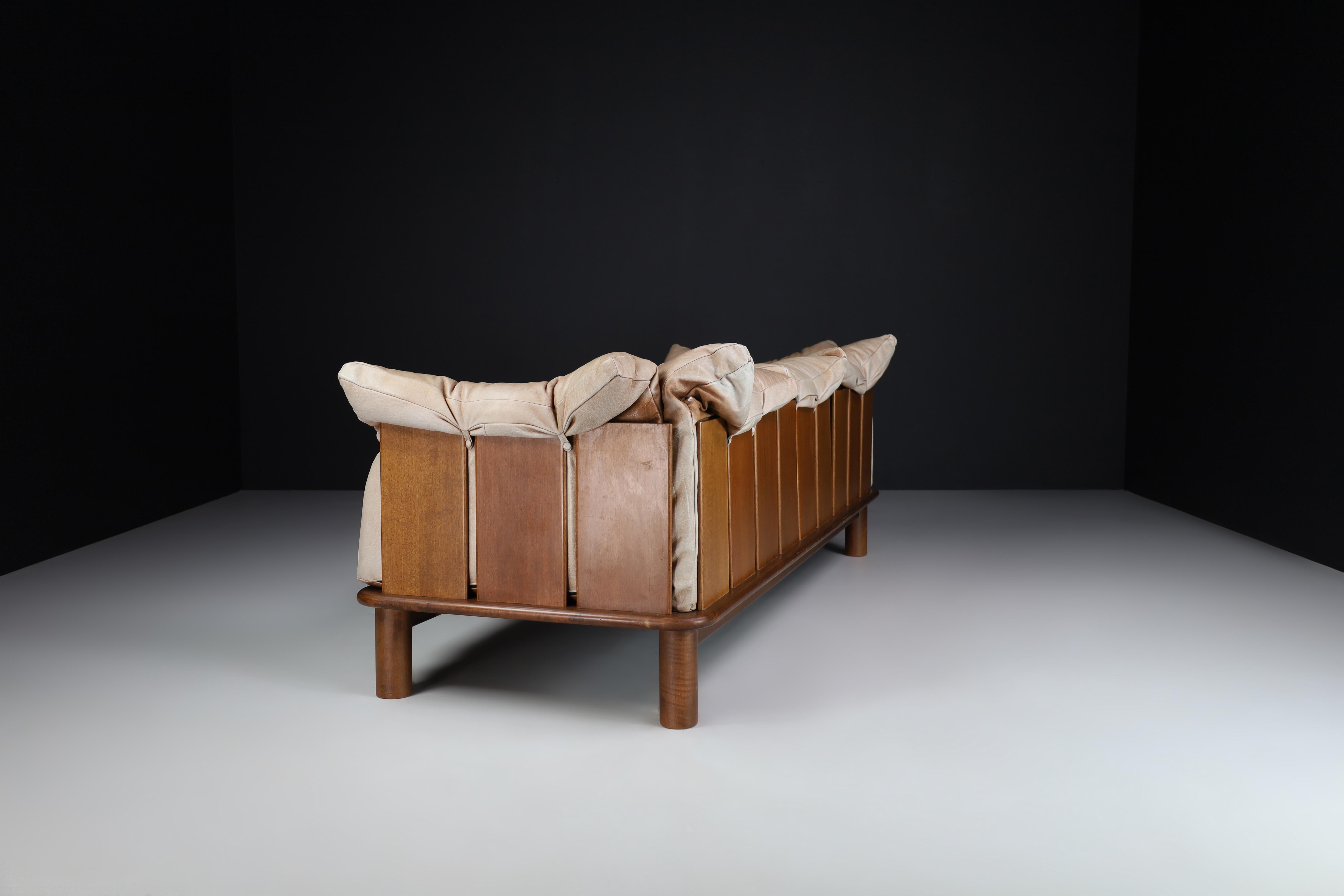 Camel Leather and Walnut XL Sofa from De Pas, D'Urbino Lomazzi for Padova, Italy 5