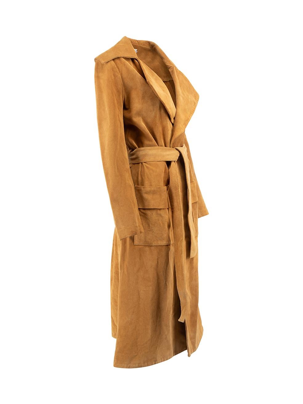 CONDITION is Good. Minor wear to coat is evident. Light wear to the left underarm with a small hole and marks to the leather at the hem and both sleeves on this used FRAME designer resale item. 



Details


Camel

Suede

Trench coat

Long