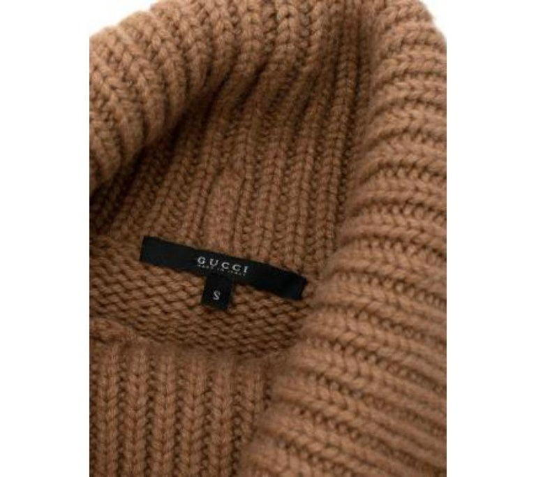 Gucci Camel Wool Knitted Roll Neck Poncho - XS For Sale at 1stDibs | gucci  roll neck, gucci poncho sale, poncho gucci
