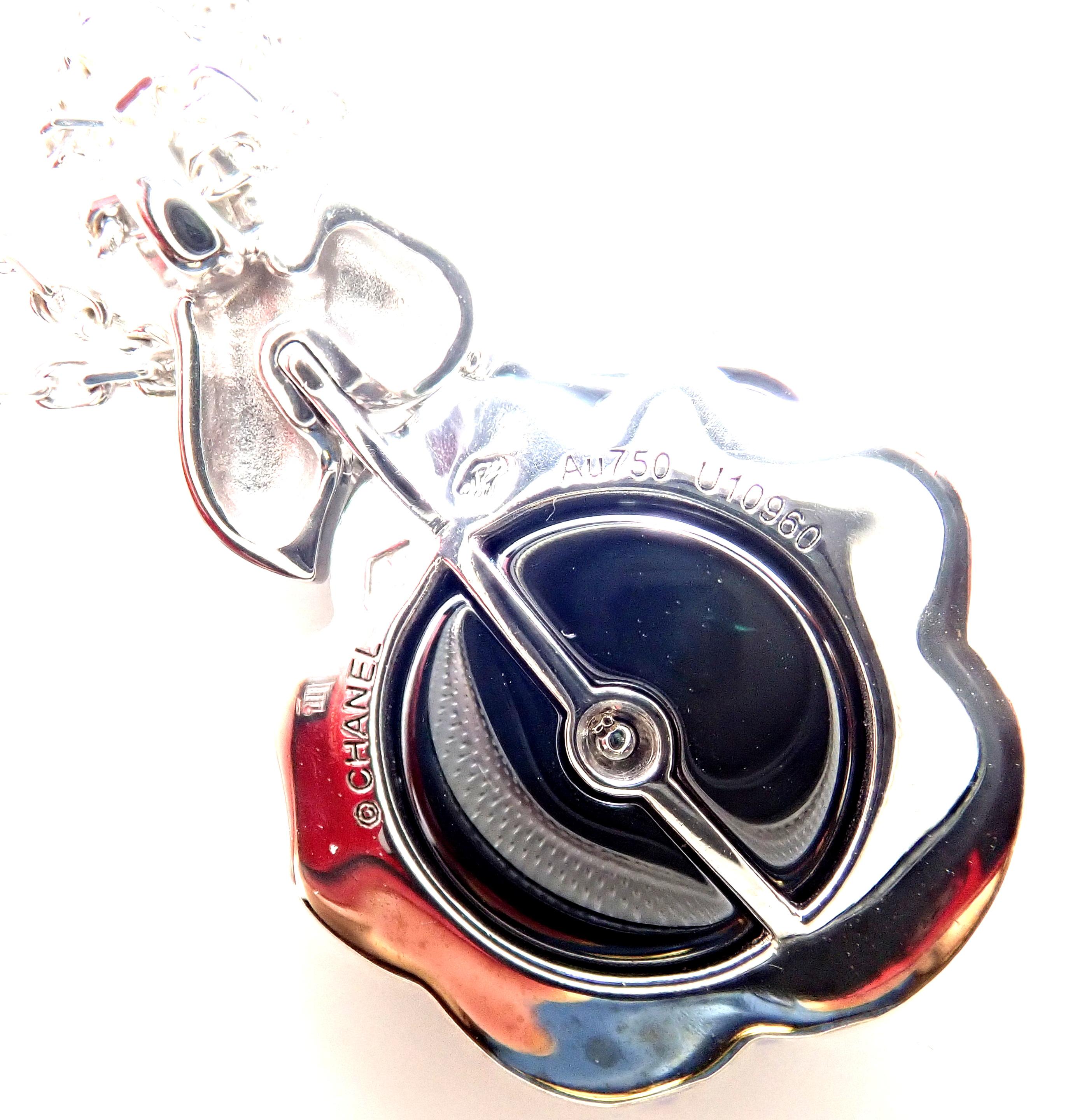 Camelia Galbe Diamond Black Ceramic Flower White Gold Necklace In New Condition In Southampton, PA