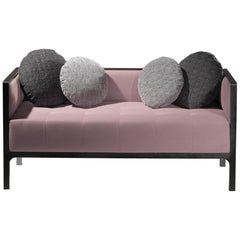 Camelia Rose Zeitgenössisches und anpassbares Sofa von Luísa Peixoto