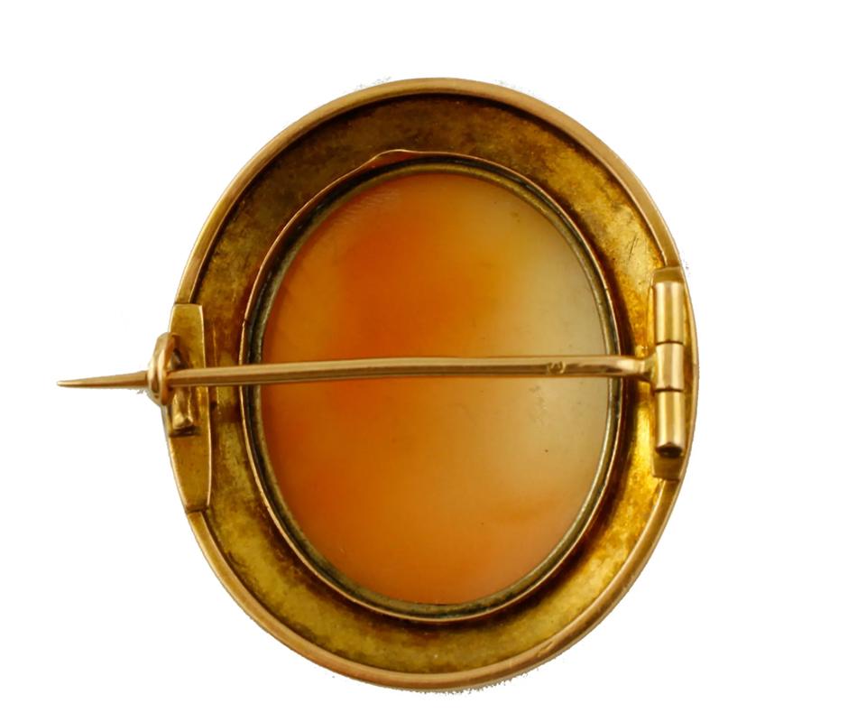 Women's Cameo, 12 Karat Yellow Gold Retro Brooch