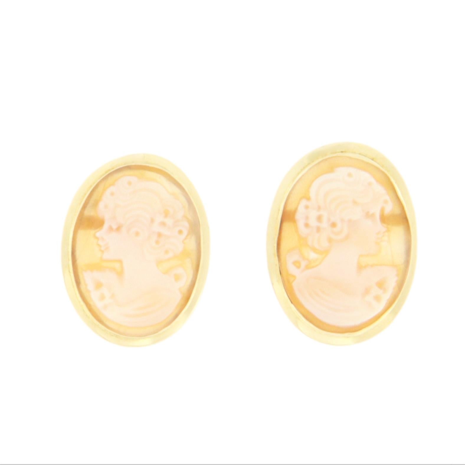 Cameo 18 Karat Yellow Gold Stud Earrings For Sale 1