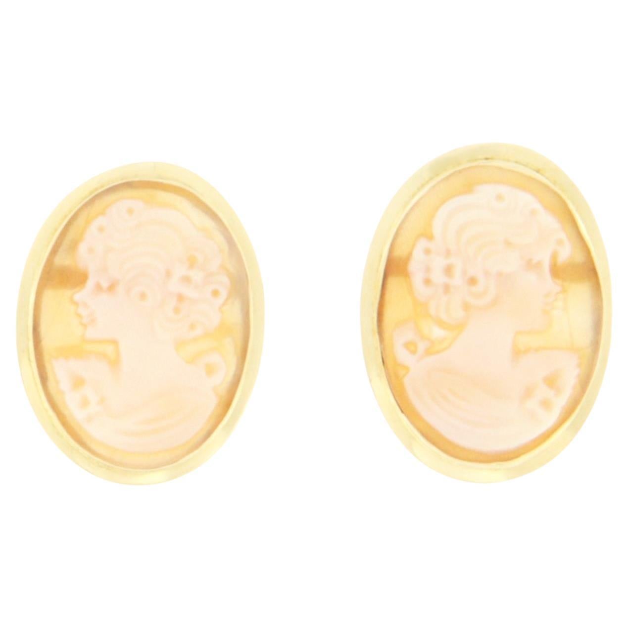 Cameo Ohrstecker aus 18 Karat Gelbgold