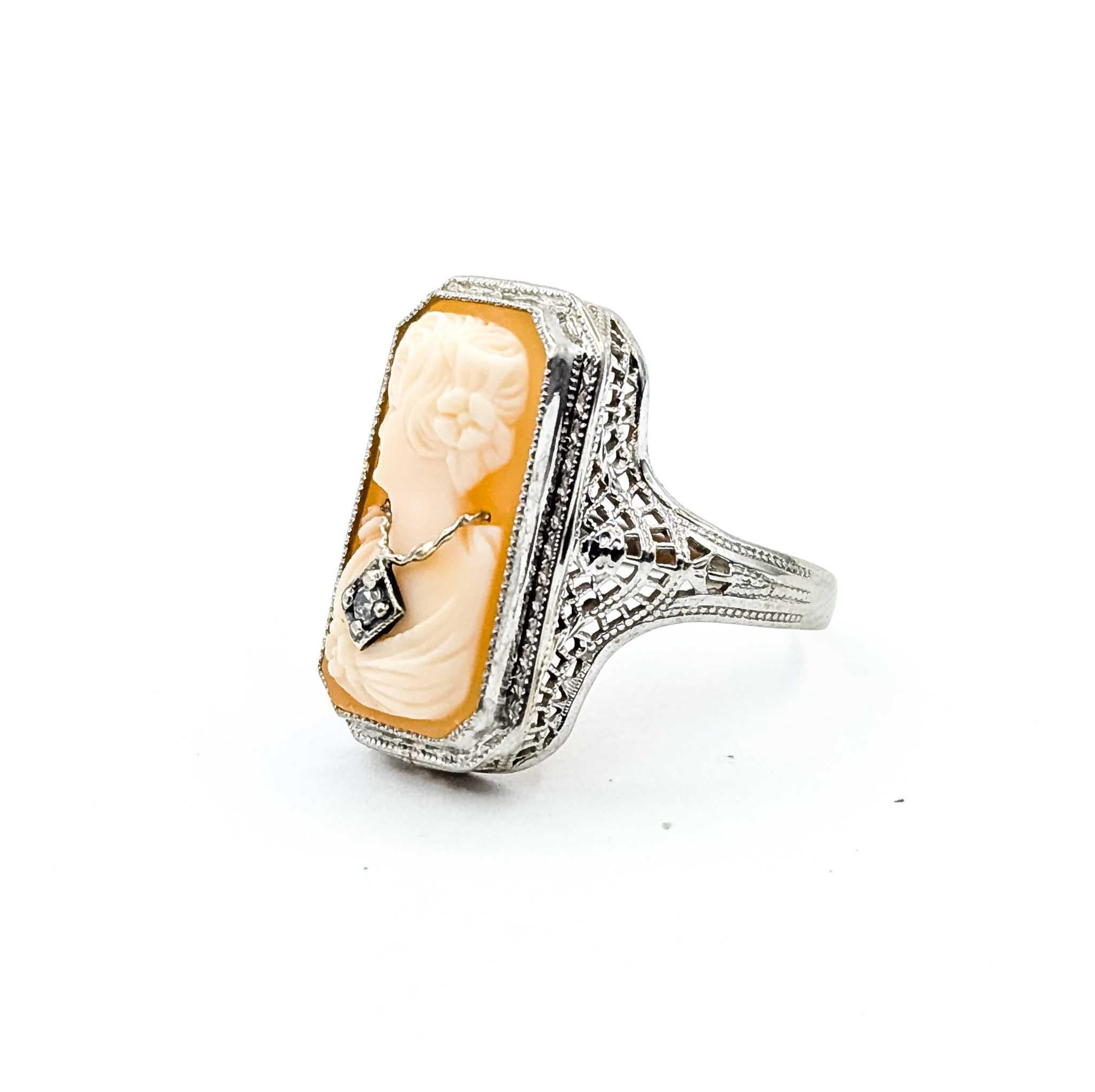 Anillo Art Decó de oro blanco de 10k con camafeo y diamantes Corte único en venta
