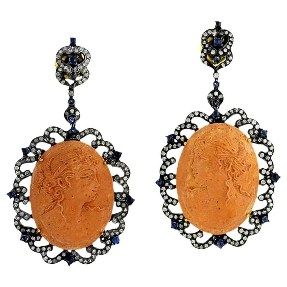 Boucles d'oreilles camée saphir bleu et diamant en vente