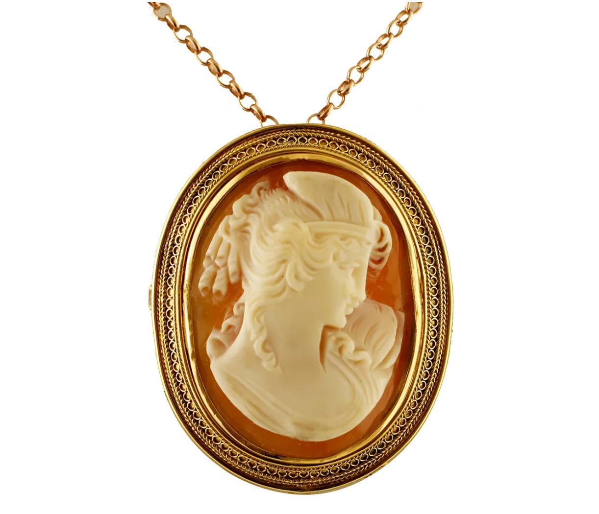 Cameo Brooch, 18 Karat Yellow Gold For Sale at 1stDibs