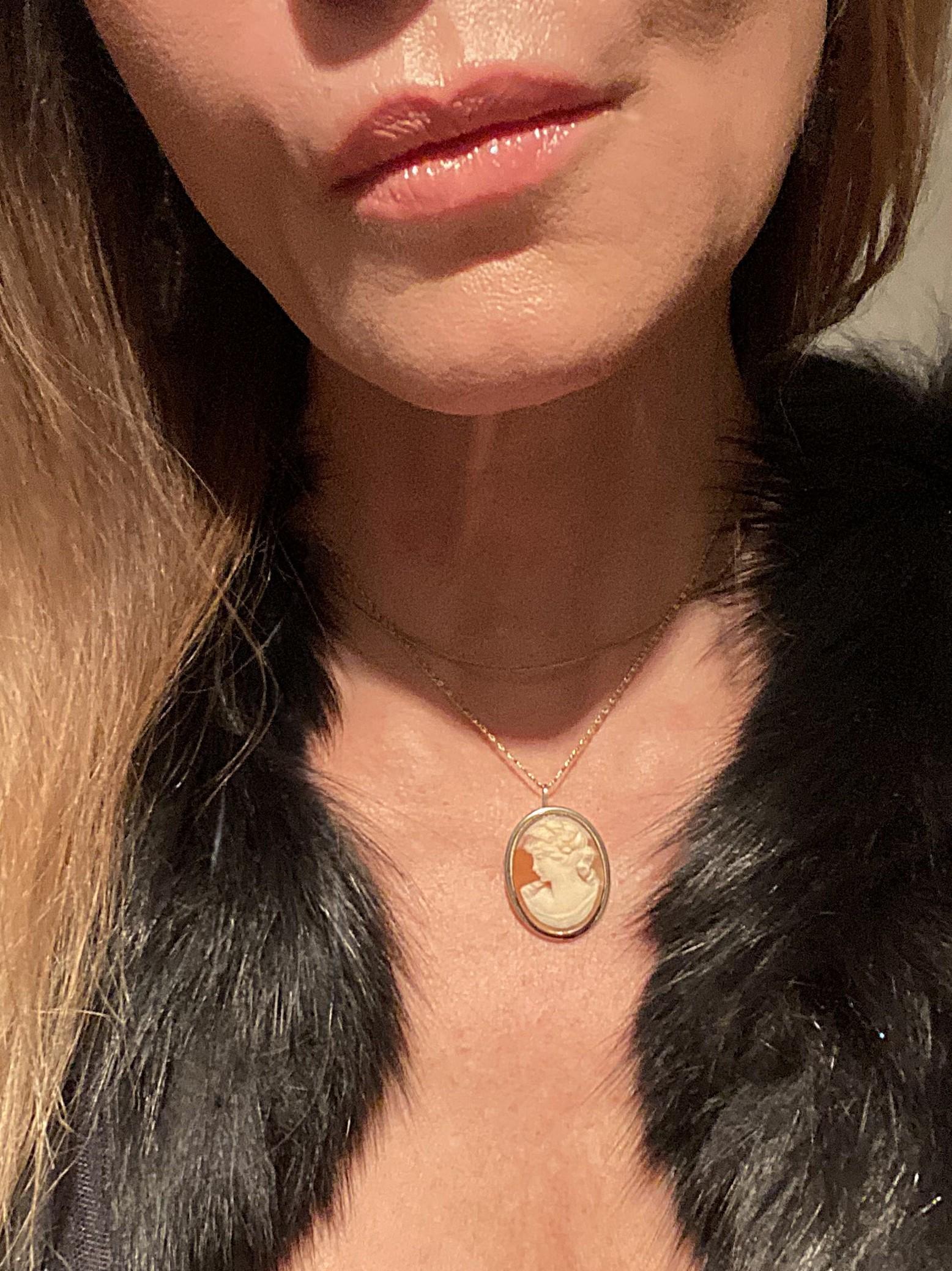 Cameo Pendant and Brooch In Good Condition For Sale In New York, NY