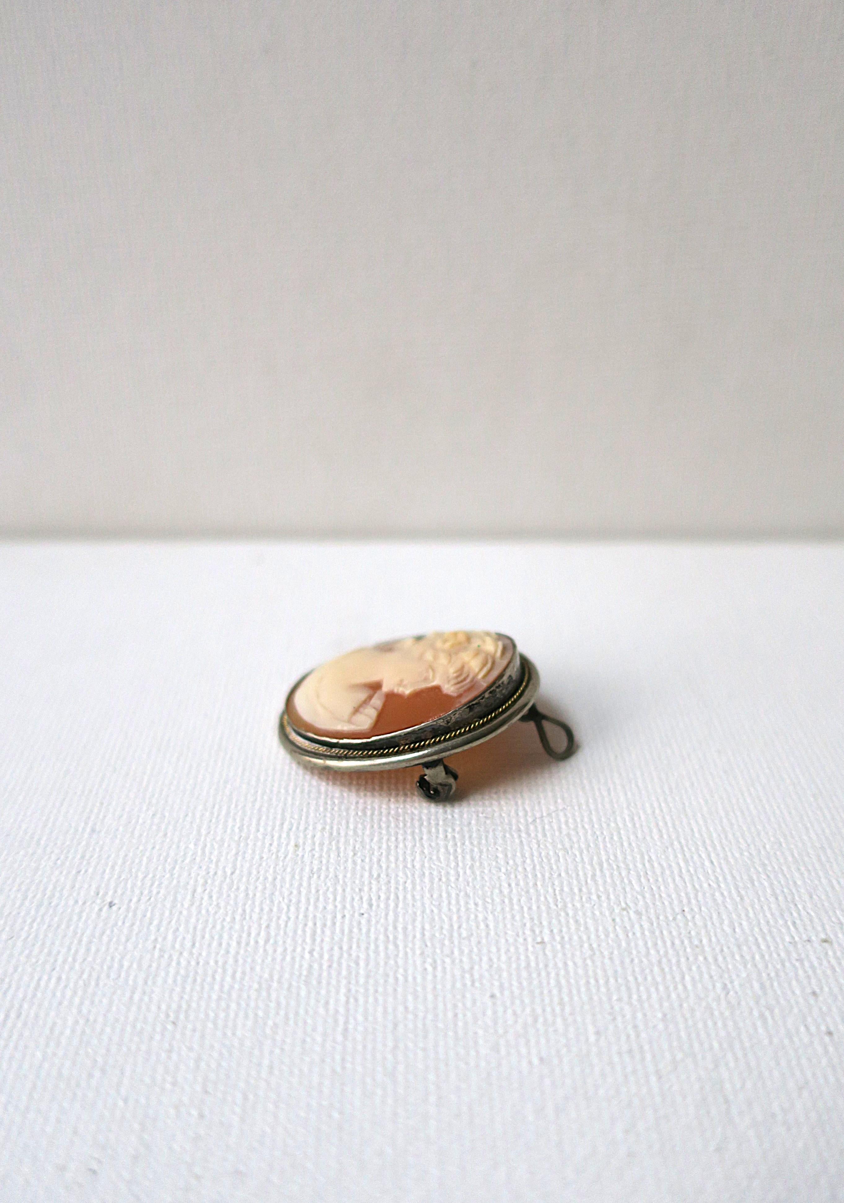 Cameo Pendant and Brooch For Sale 2