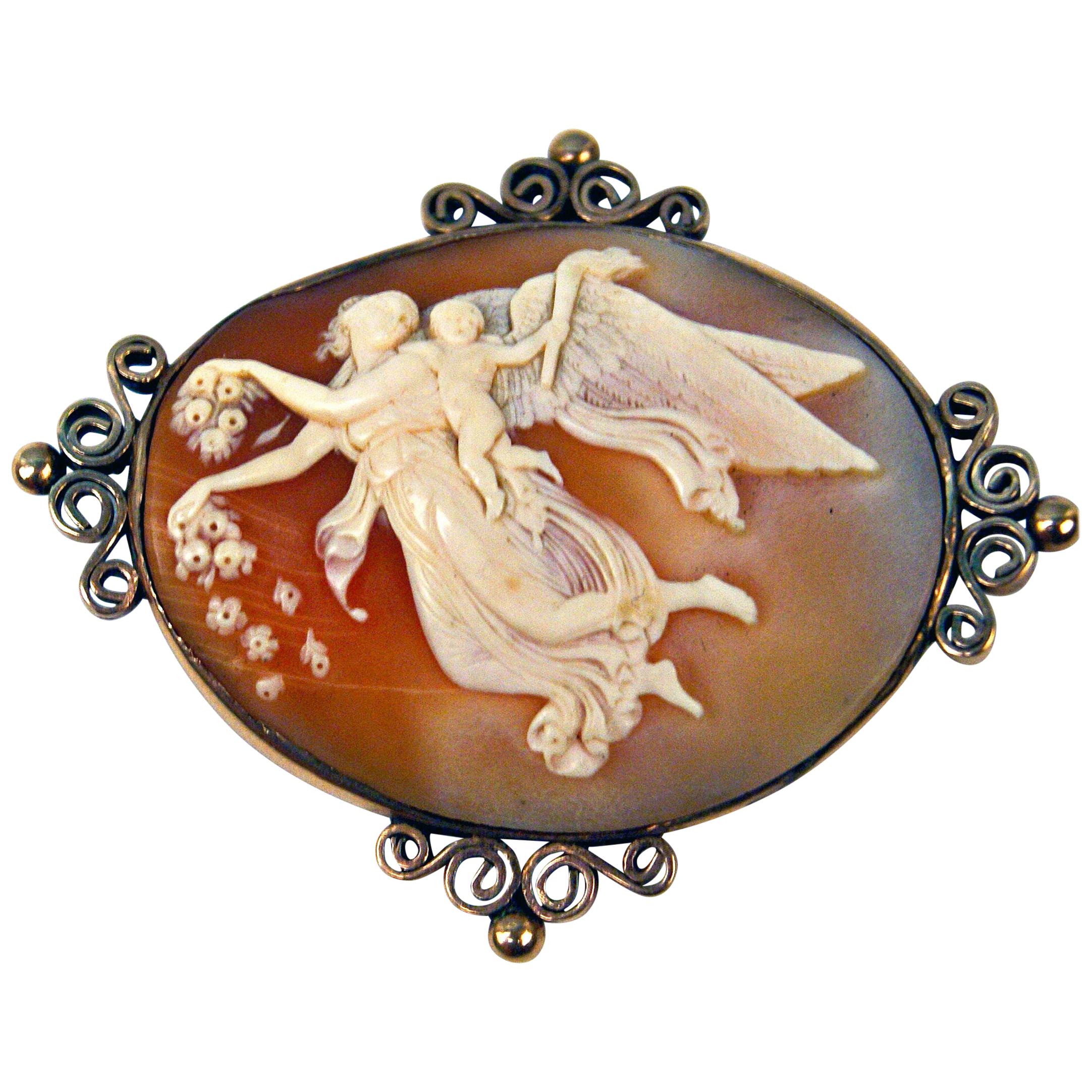 Cameo Brooch Gold 585 Shell Winged Nymph Cherub of Marriage Vienna, circa 1870