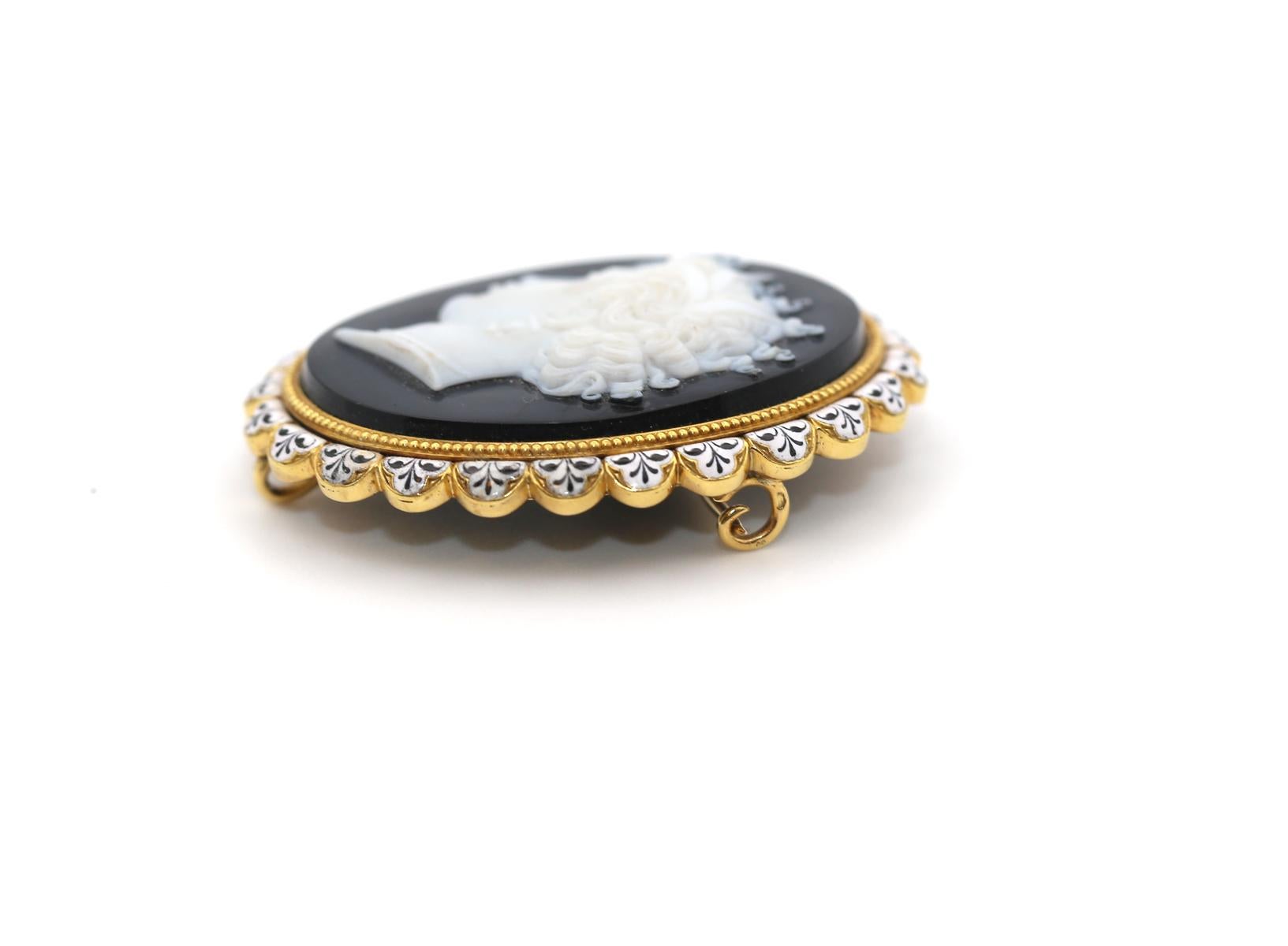 Cameo Brooch Yellow Gold Arethusa Original Box, 1910 For Sale 6