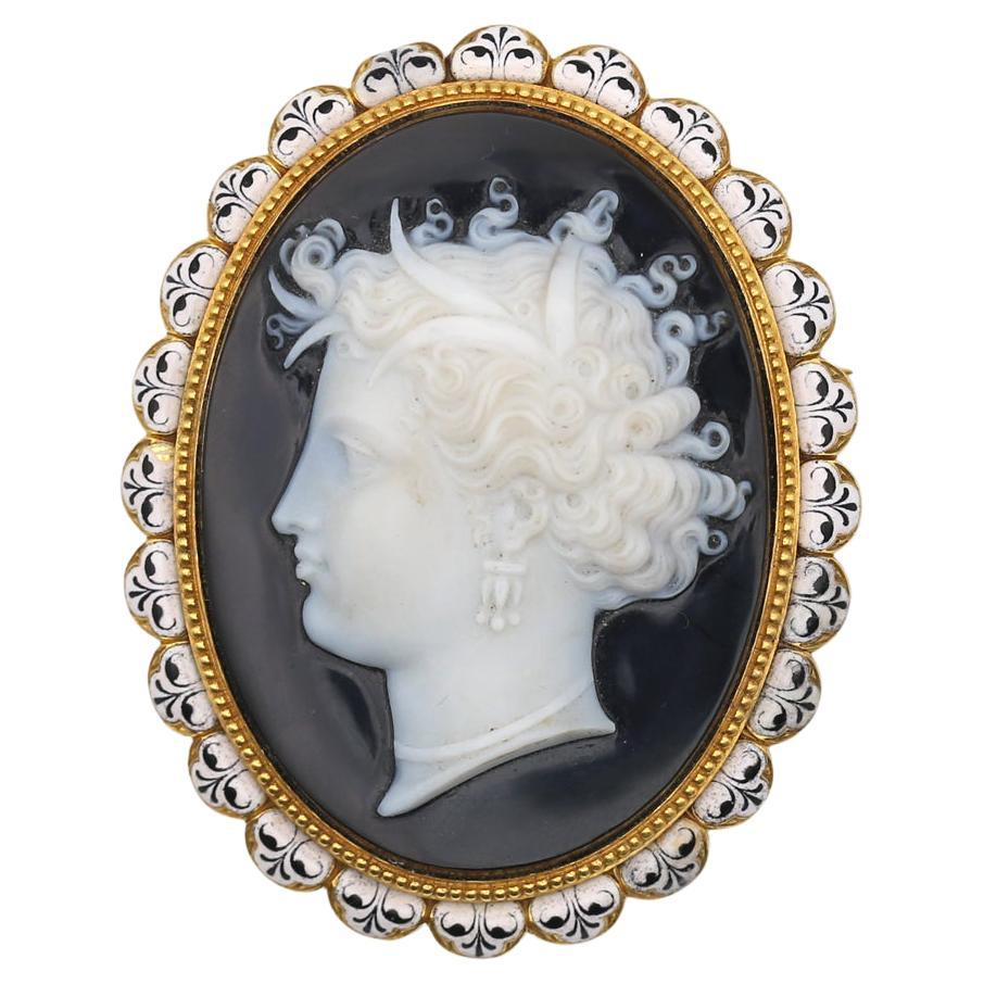 Cameo Brooch Yellow Gold Arethusa Original Box, 1910 In Good Condition For Sale In Herzelia, Tel Aviv
