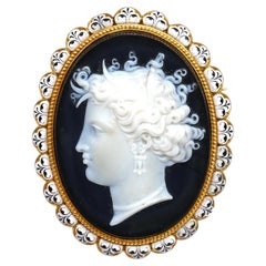 Broche édouardienne en or jaune avec camée, signée Paul-Victor Lebas, vers 1910