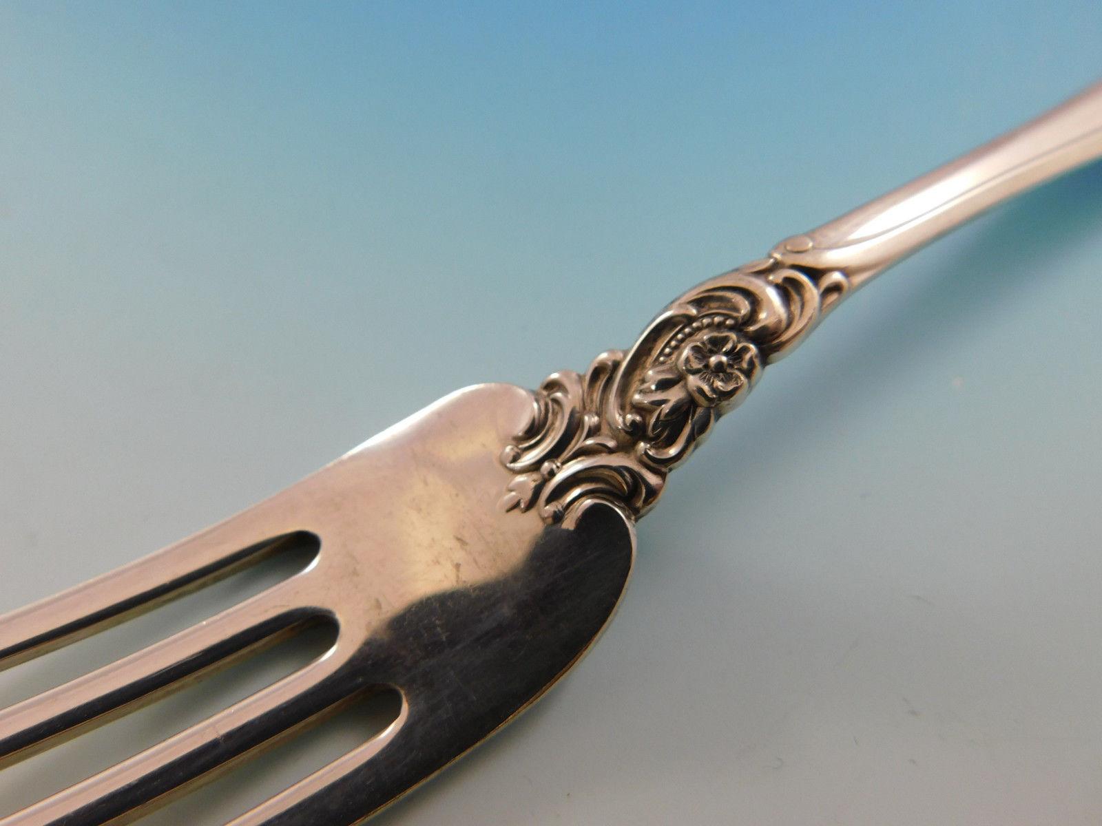 20th Century Cameo by Reed & Barton Sterling Silver Flatware Set for Eight Service 42 Pieces For Sale