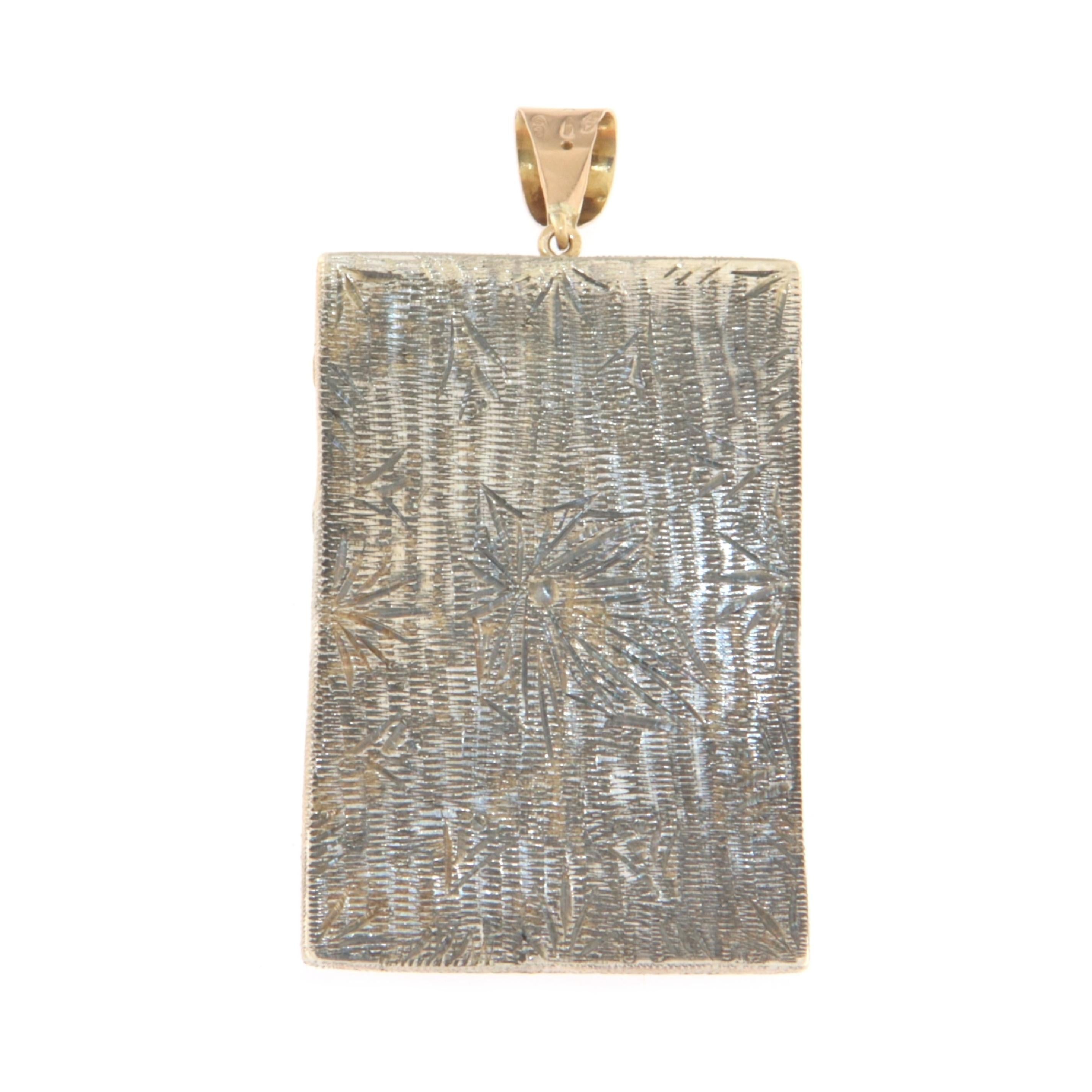 Brilliant Cut Cameo Coral Diamonds 14 Karat Yellow Gold Pendant Necklace For Sale