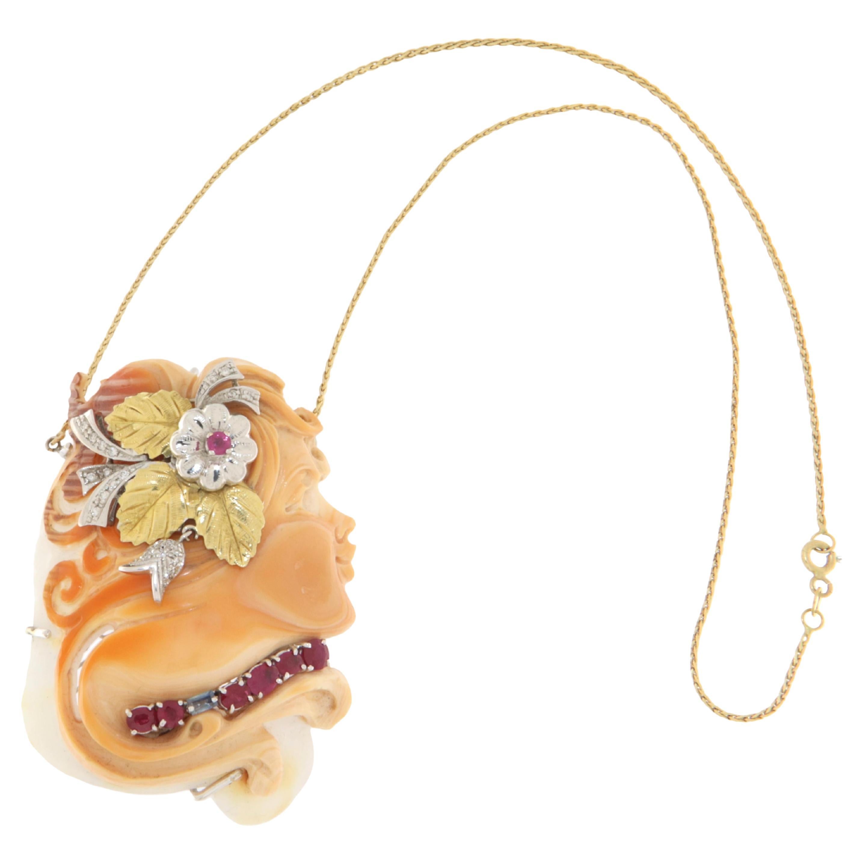 Collar Colgante Camafeo Coral Diamantes Rubíes Oro Amarillo y Blanco 18 Kilates
