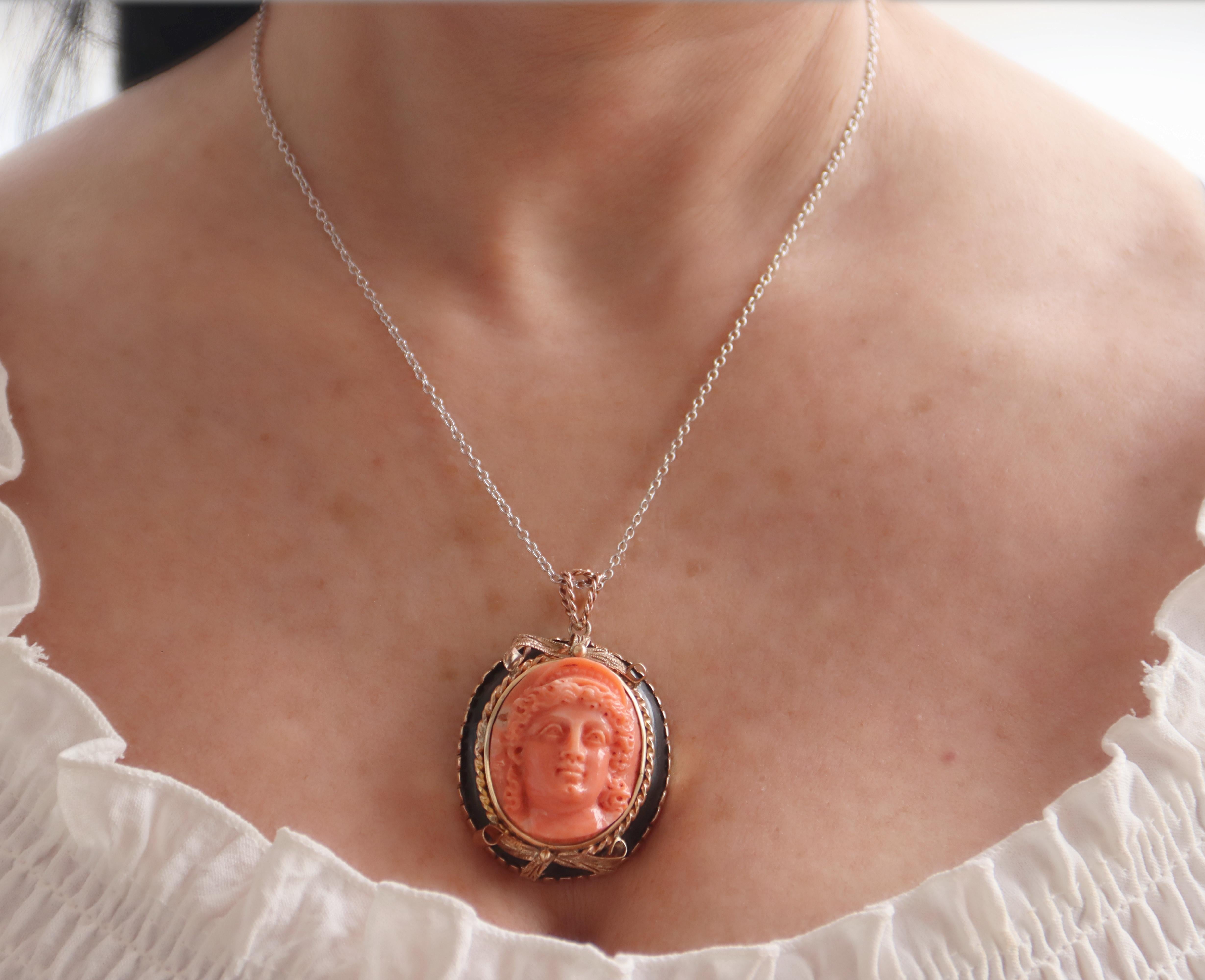 Cameo Coral Onyx Yellow Gold 9 Karat Pendant Necklace For Sale 2