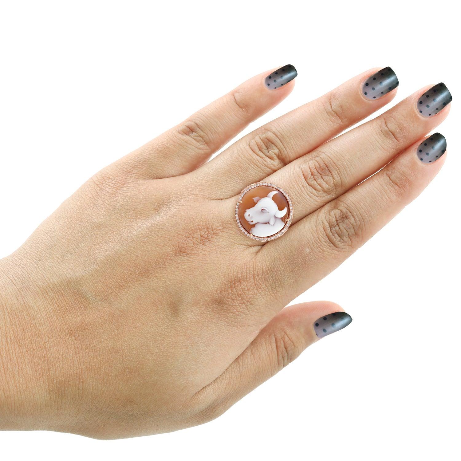 For Sale:  Cameo Diamond 18 Karat Gold Sacred Cow Ring 2