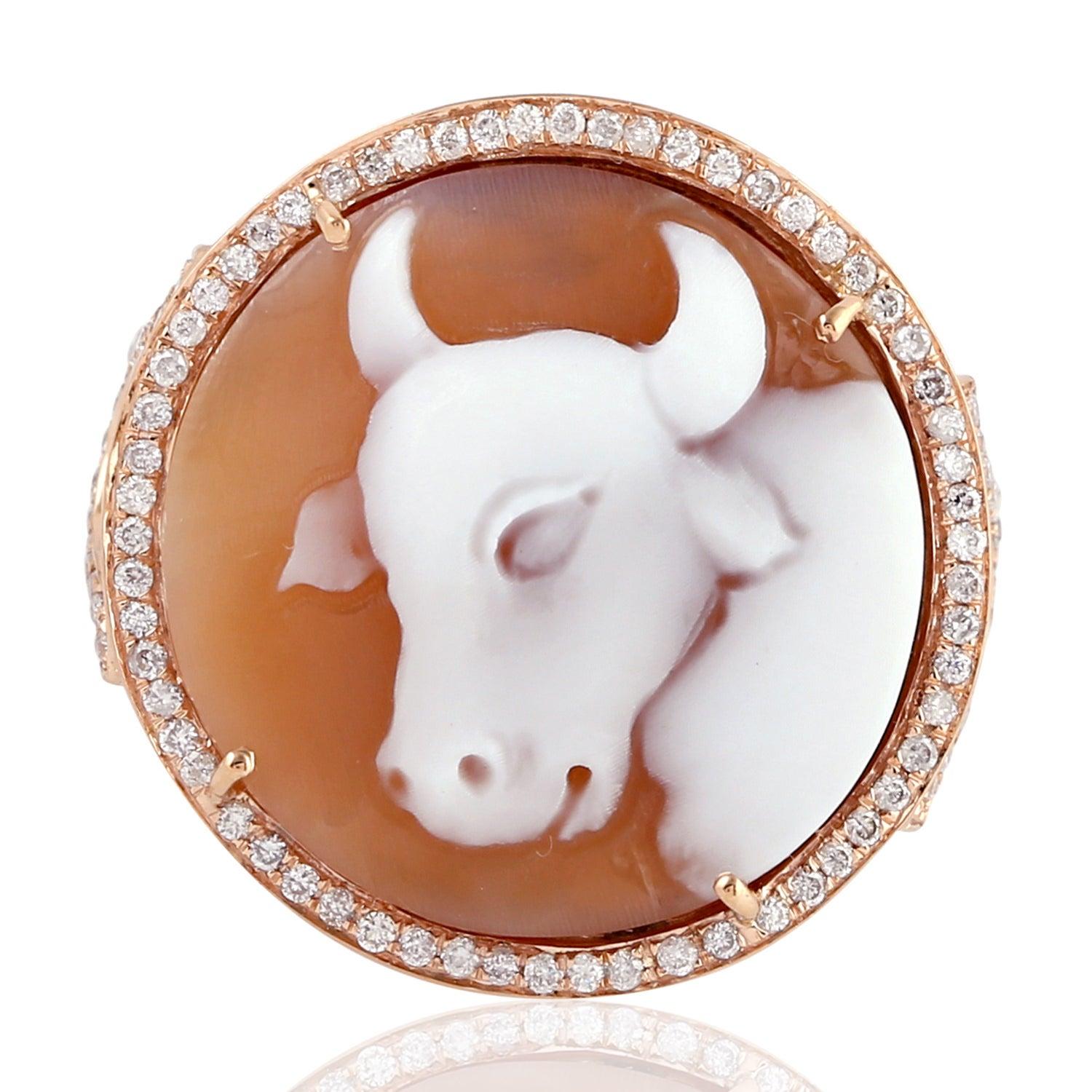 For Sale:  Cameo Diamond 18 Karat Gold Sacred Cow Ring 4
