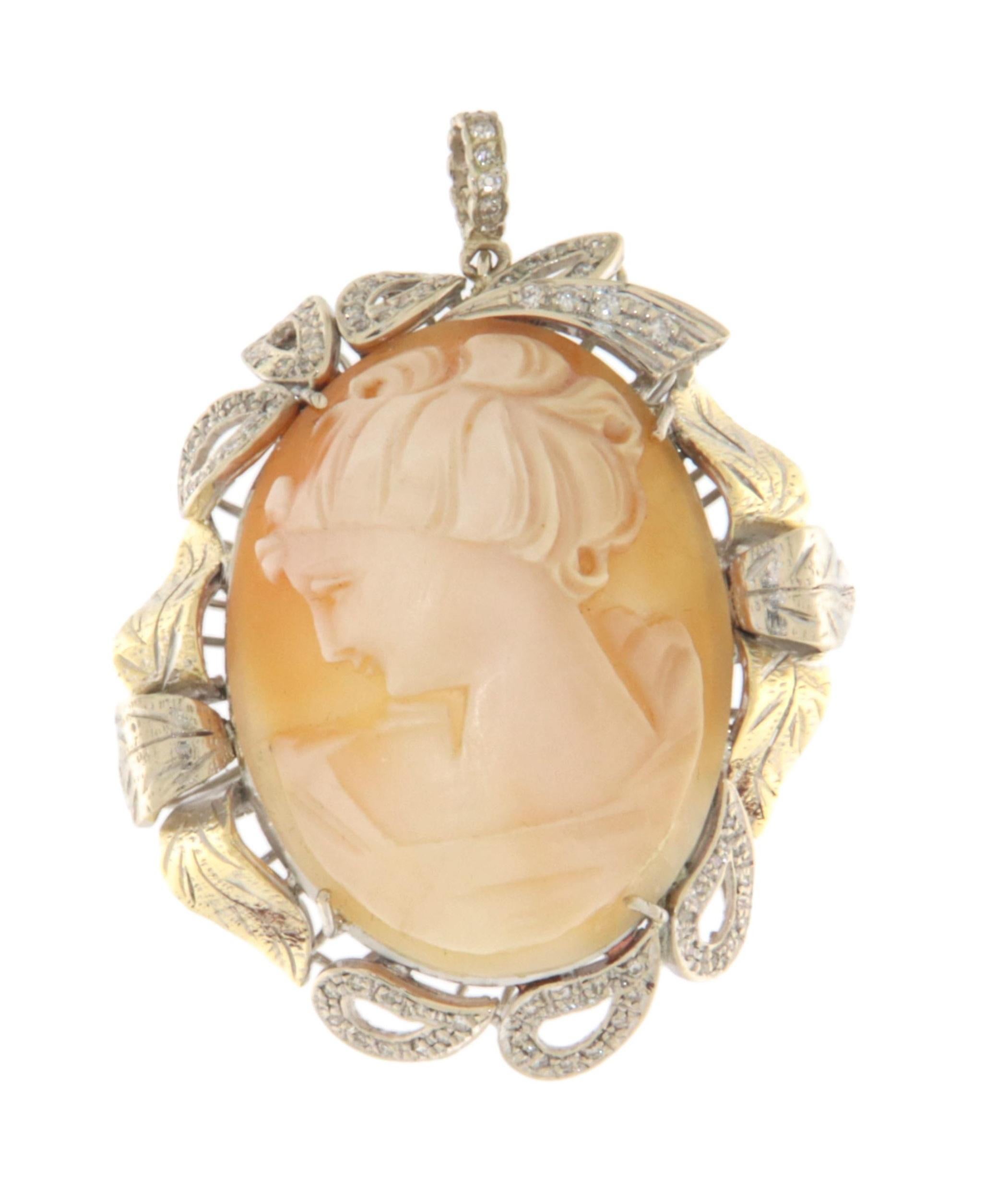 Collier pendentif camée en or blanc et jaune 18 carats Pour femmes en vente