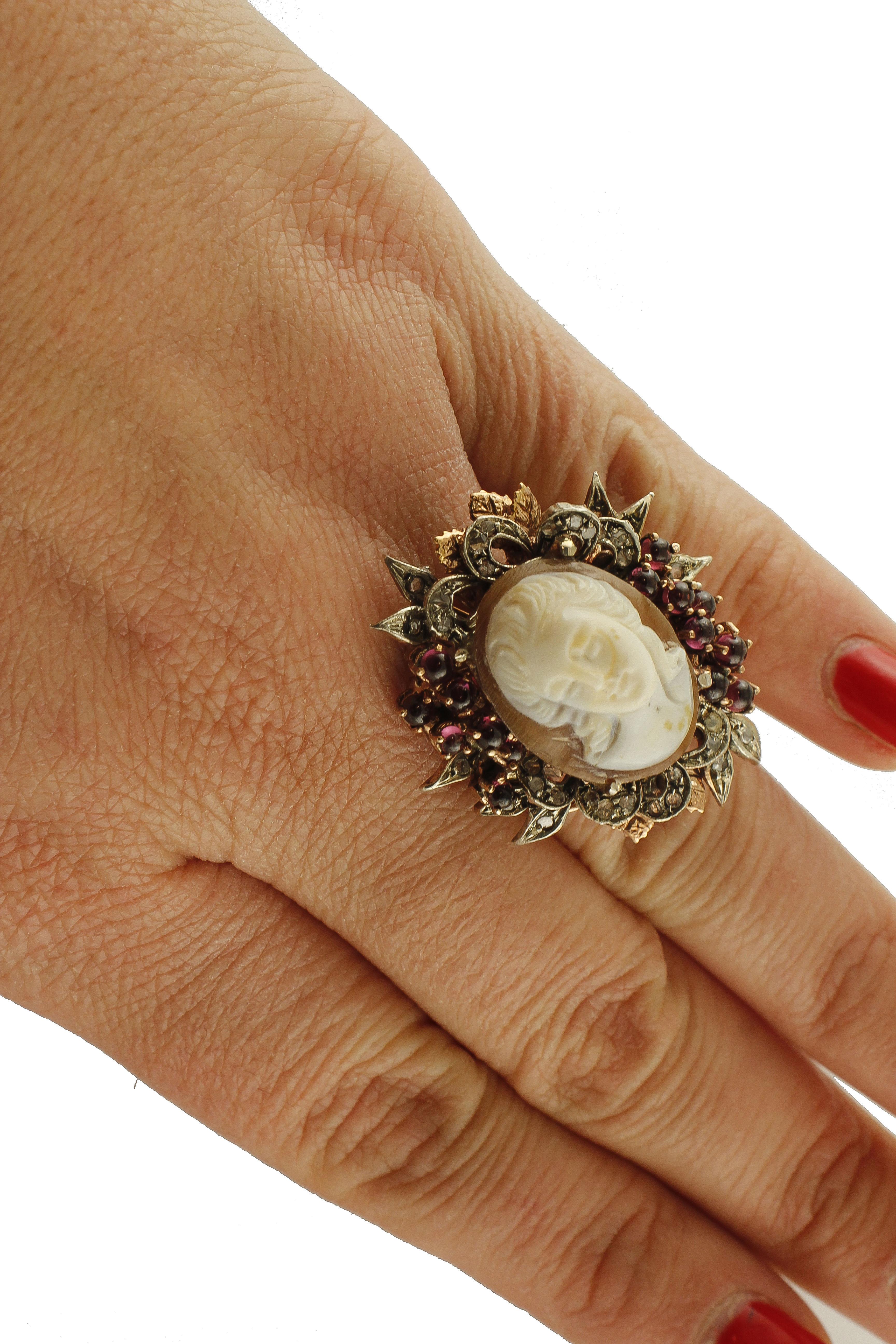 Ring aus 9 Karat Roségold und Silber mit Kamee, Diamanten, Granaten im Zustand „Hervorragend“ im Angebot in Marcianise, Marcianise (CE)