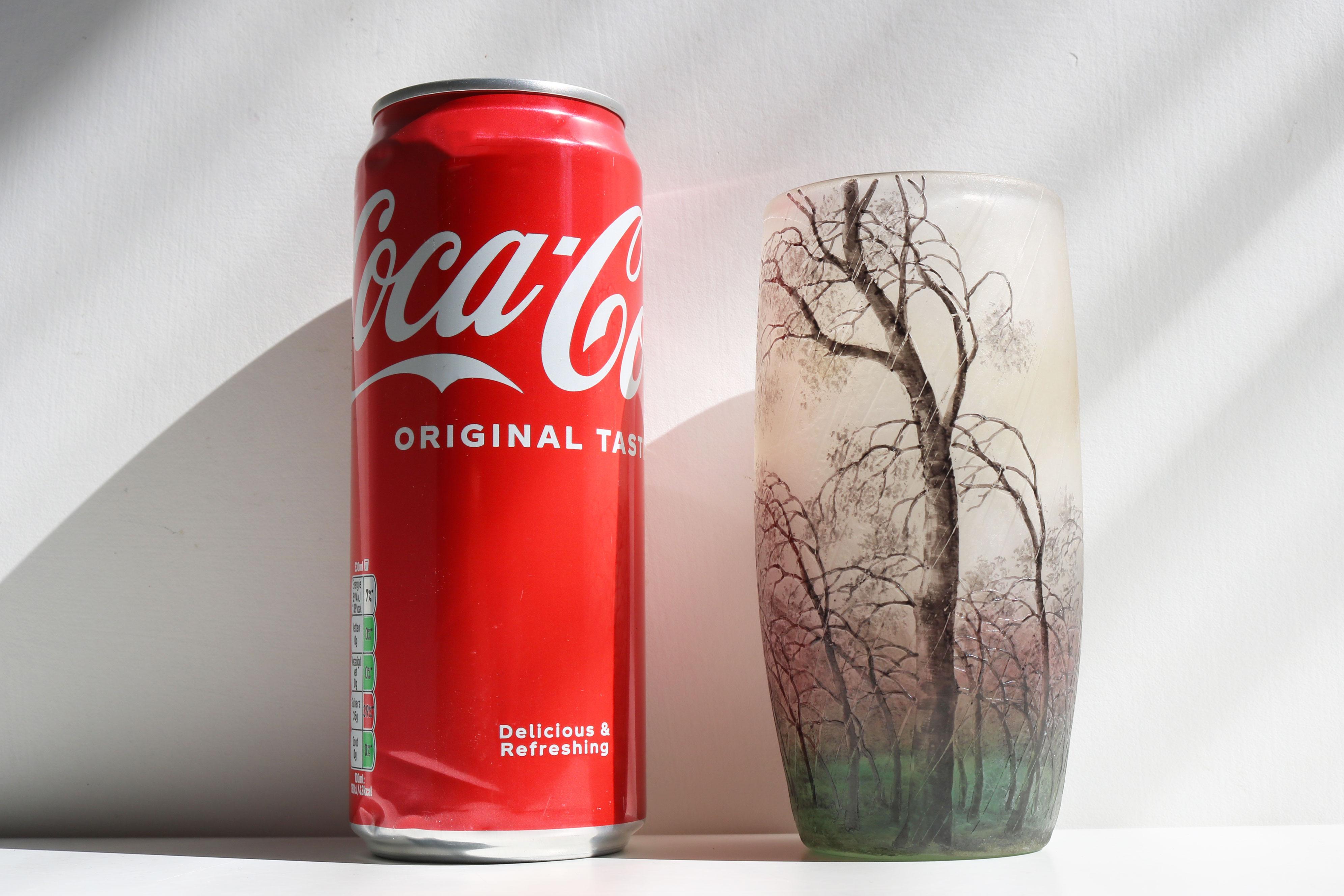 Vaso in vetro inciso e smaltato a cammeo 'Paysage de Pluie' di Daum Freres Scena di pioggia in vendita 2