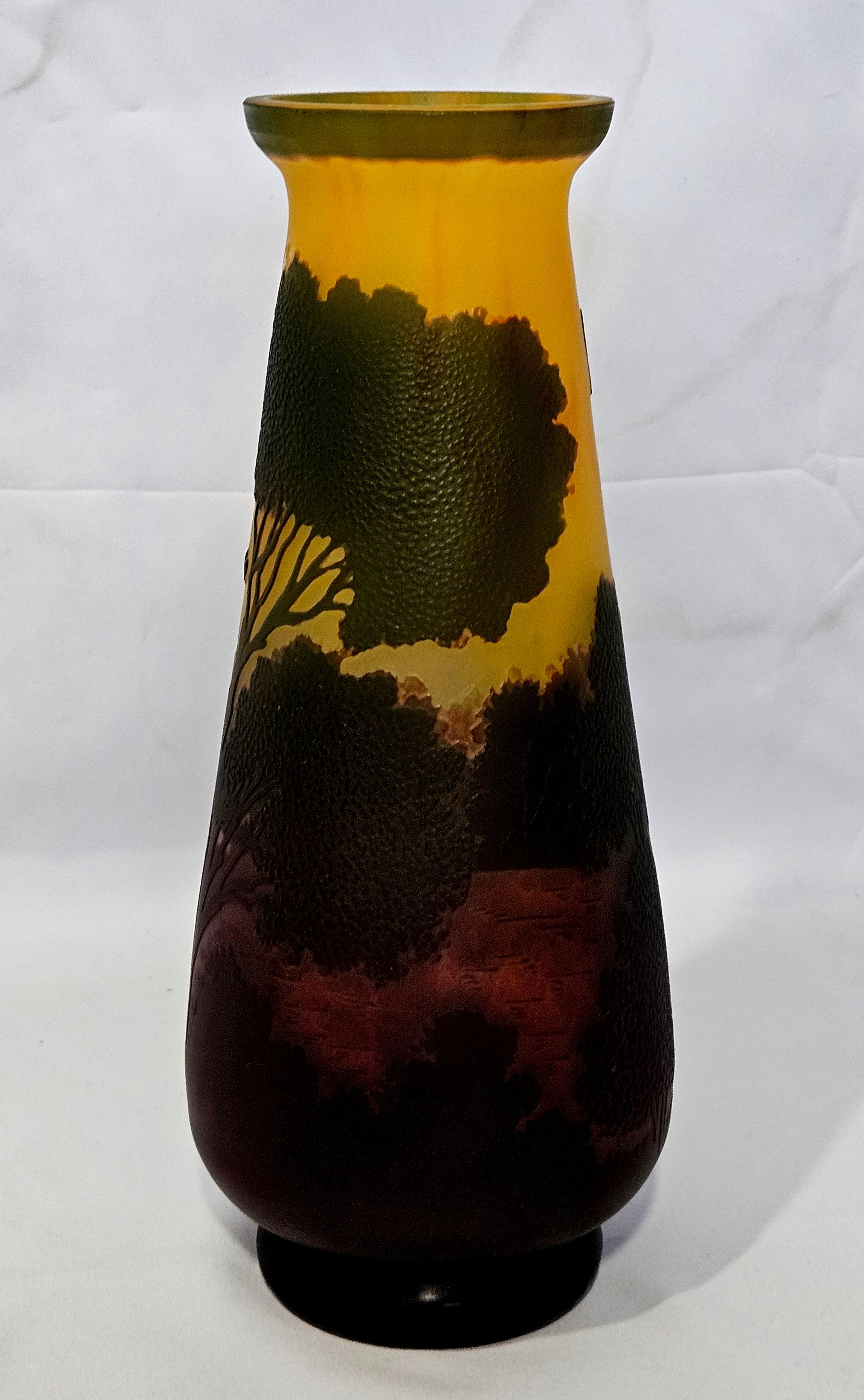 Vetro Vaso da paesaggio in vetro cammeo con firma spuria 